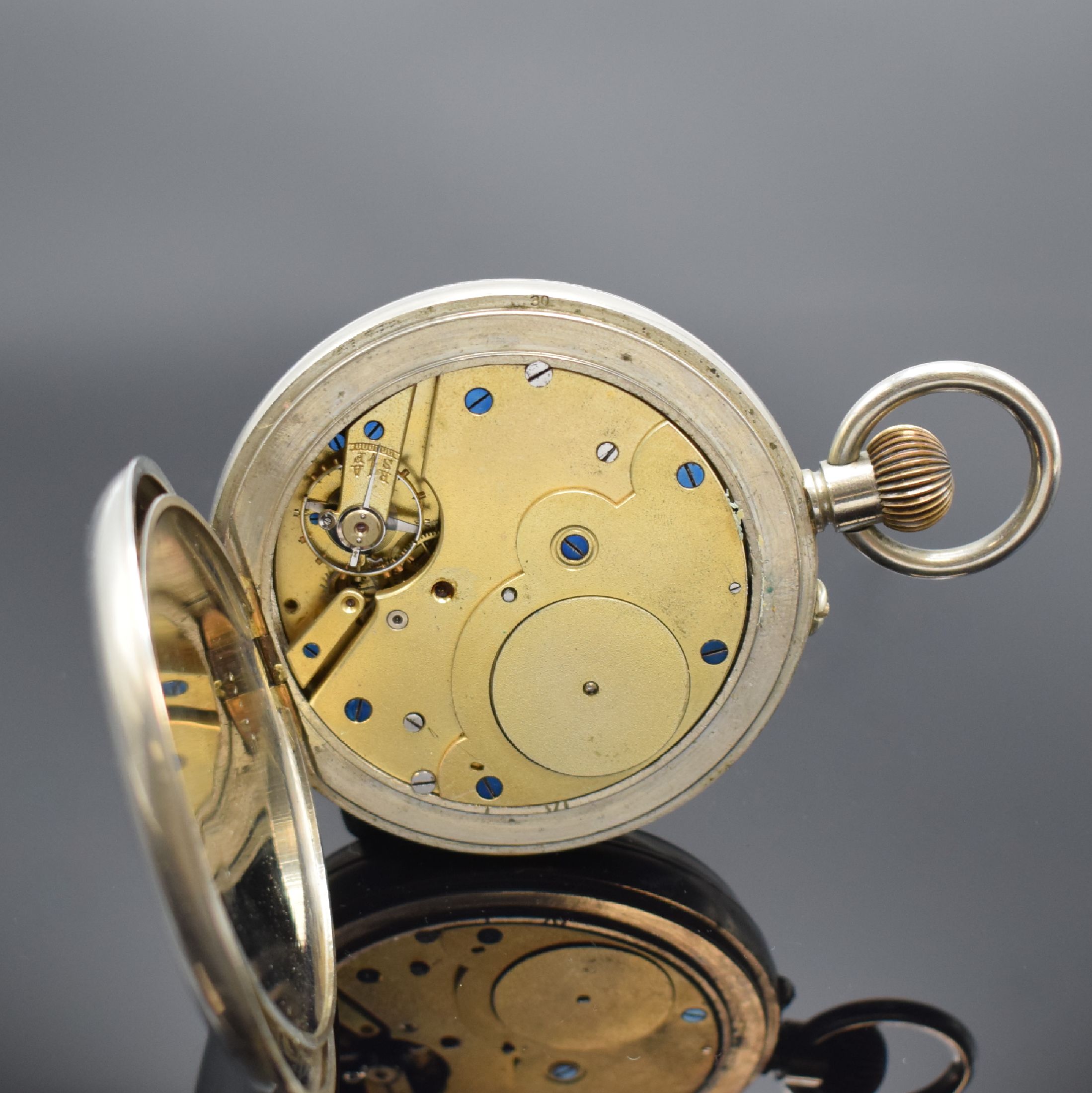 Detail e: Übergroße Taschenuhr / Eisenbahneruhr im vernickelten Gehäuse, Schweiz um 1910, D. ca. 76 mm, glattes Geh. l. dell., Emailblatt m. fetten röm. ...