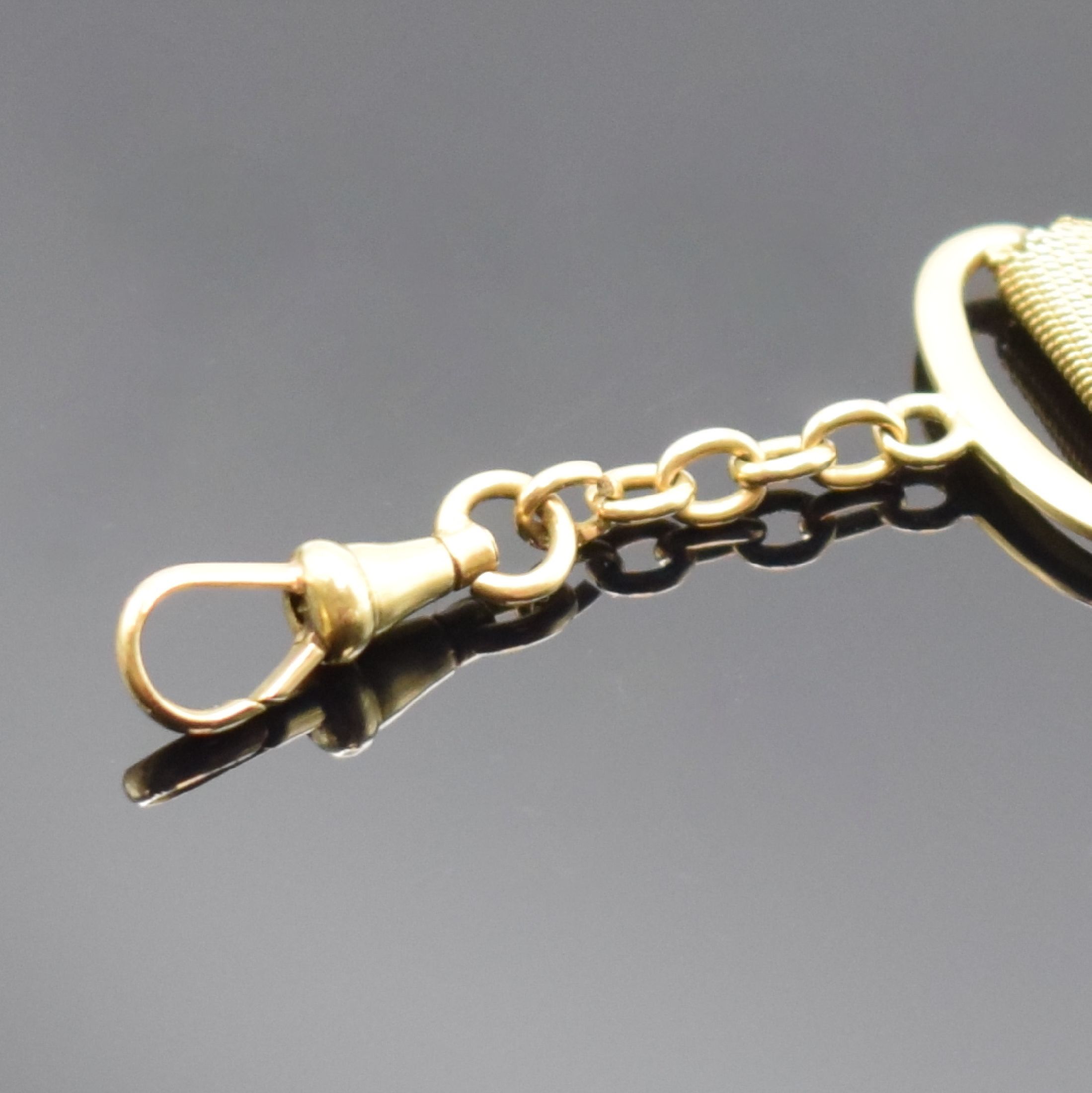 Detail b: Chatelaine in GG 585/000, um 1900, Nutz- undRep.-Spuren, L. ca. 12 cm, Gew. ca. 23g