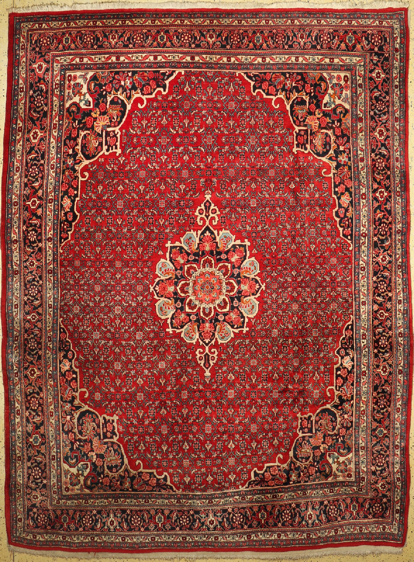 Bidjar alt, Persien, um 1950, Wolle auf Baumwolle, ca. 370 x 275 cm, minimaler Mottenfraß am Rand, EHZ: 2