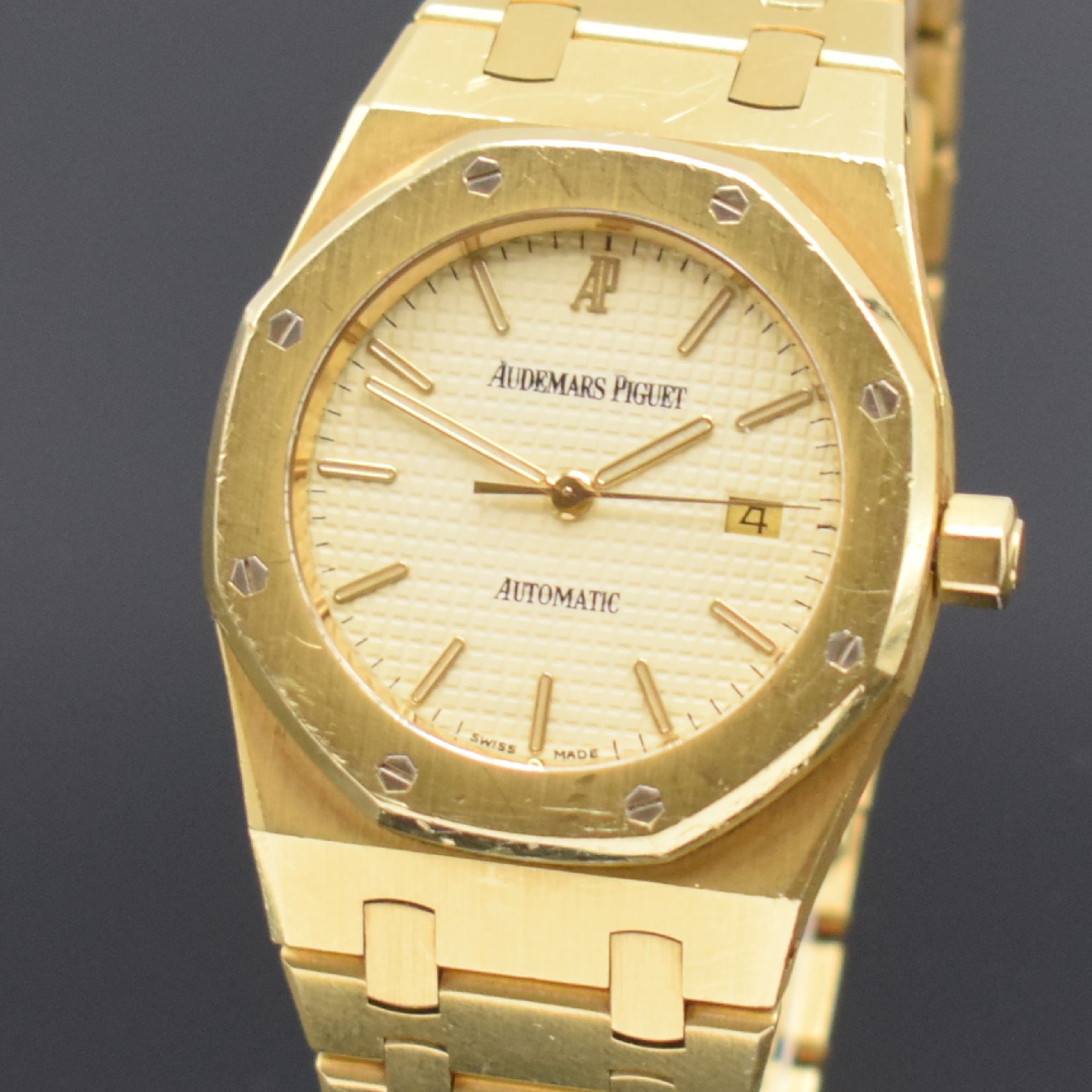 Detail a: AUDEMARS PIGUET seltene Armbanduhr Royal Oak in GG 750/000 D-Serie, Schweiz um 1996, Automatik, Design von Gerald Genta, 2-teil. Geh., Lünette gegen ...