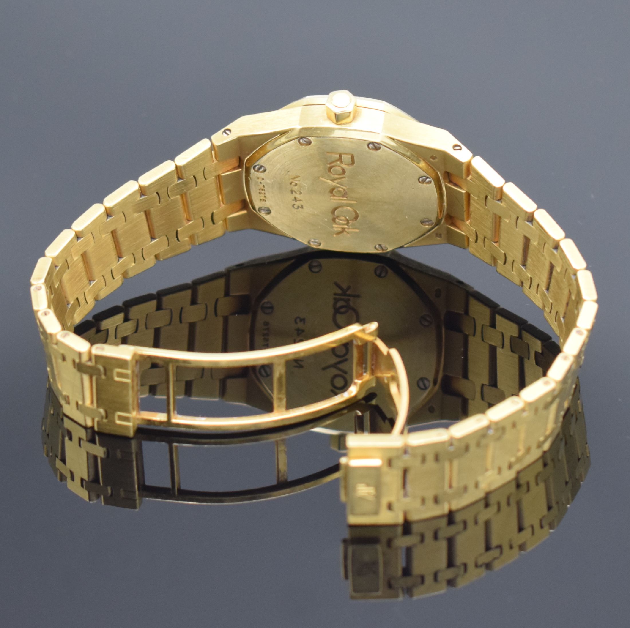 Detail e: AUDEMARS PIGUET seltene Armbanduhr Royal Oak in GG 750/000 D-Serie, Schweiz um 1996, Automatik, Design von Gerald Genta, 2-teil. Geh., Lünette gegen ...