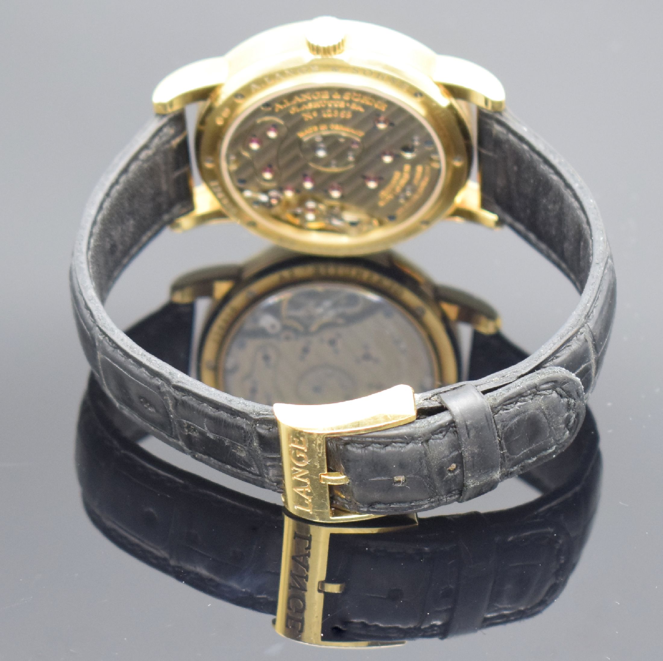 Detail d: A. LANGE & SÖHNE hochfeine Herrenarmbanduhr Modell Lange 1 Referenz 101.021, Handaufzug, Deutschland um 1999, GG 750/000 inkl. orig. Lederband m. ...