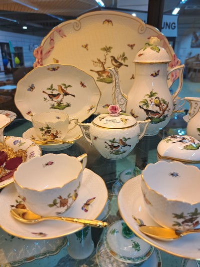 26610545b - Mokkaservice, Herend, um 1970/80, Porzellan, für 6 Personen, polychrom bemalt, ...