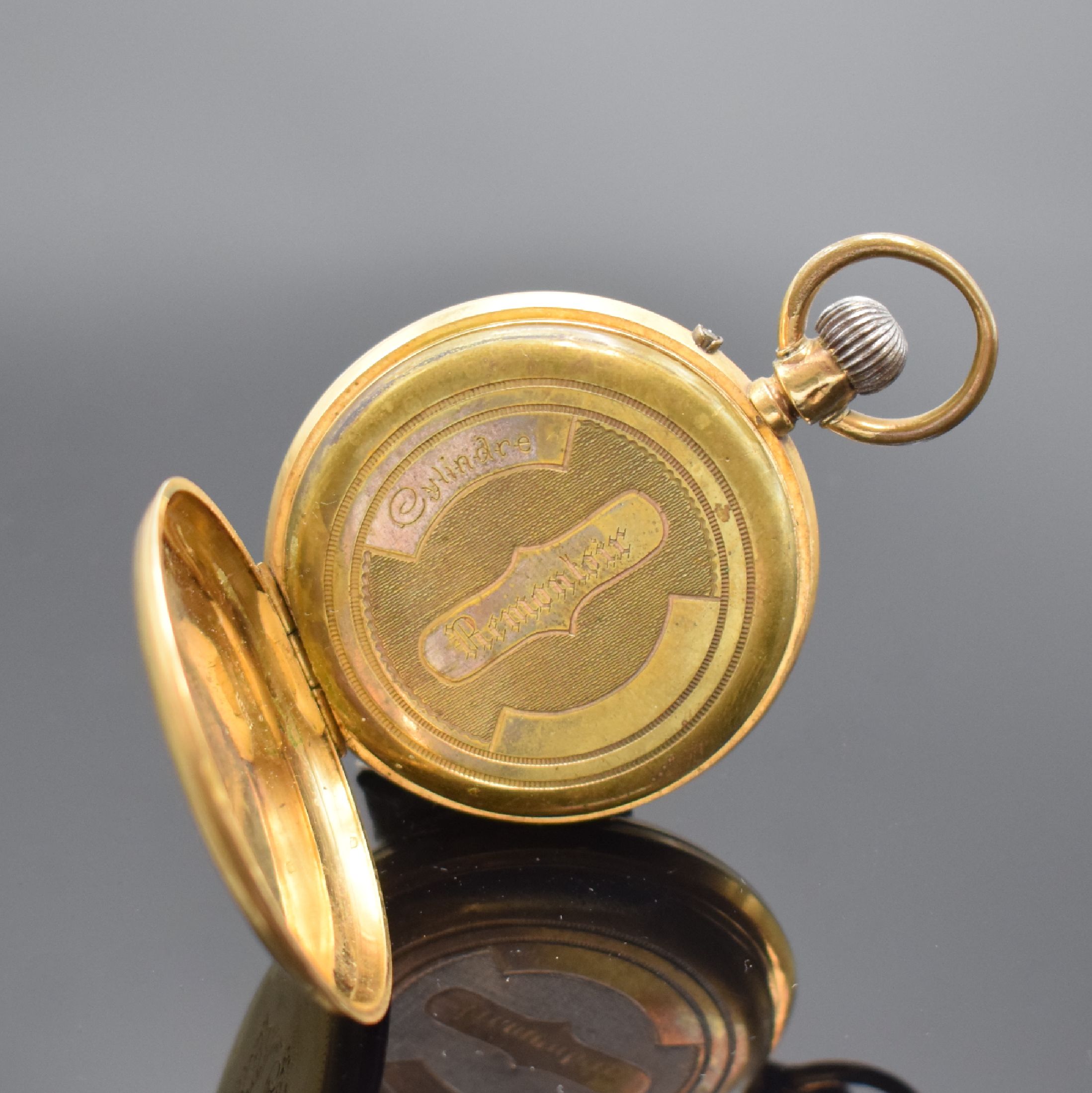 Detail c: Offene Taschenuhr in GG 750/000, Schweiz um 1890, Metallcuvette, Emailzifferbl. besch., röm. Zahlen, arab. Minuterie, gold. Zeiger, Zylinderwerk, D. ...