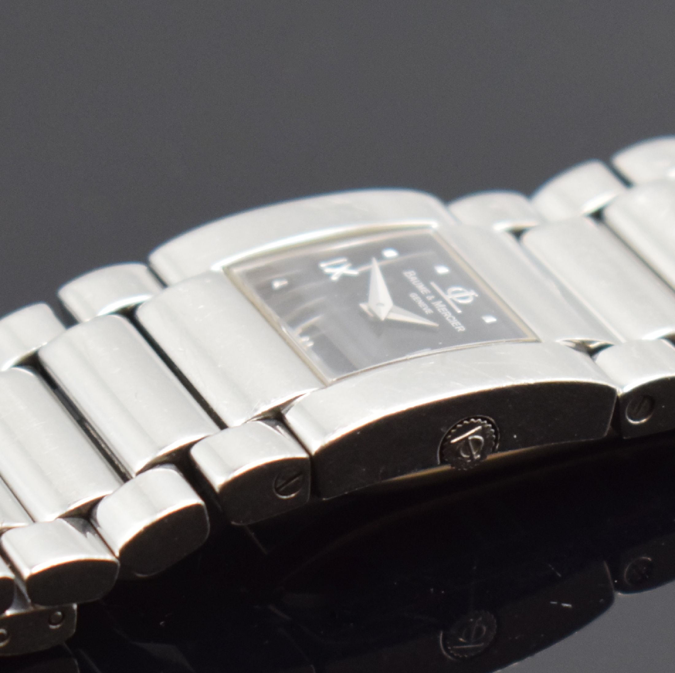 Detail c: BAUME & MERCIER Catwalk Damenarmbanduhr Referenz MV045197, Schweiz um 2000, quarz, Edelstahlgeh. inkl. Gliederband m. dopp. Faltschl., Boden 4-fach ...