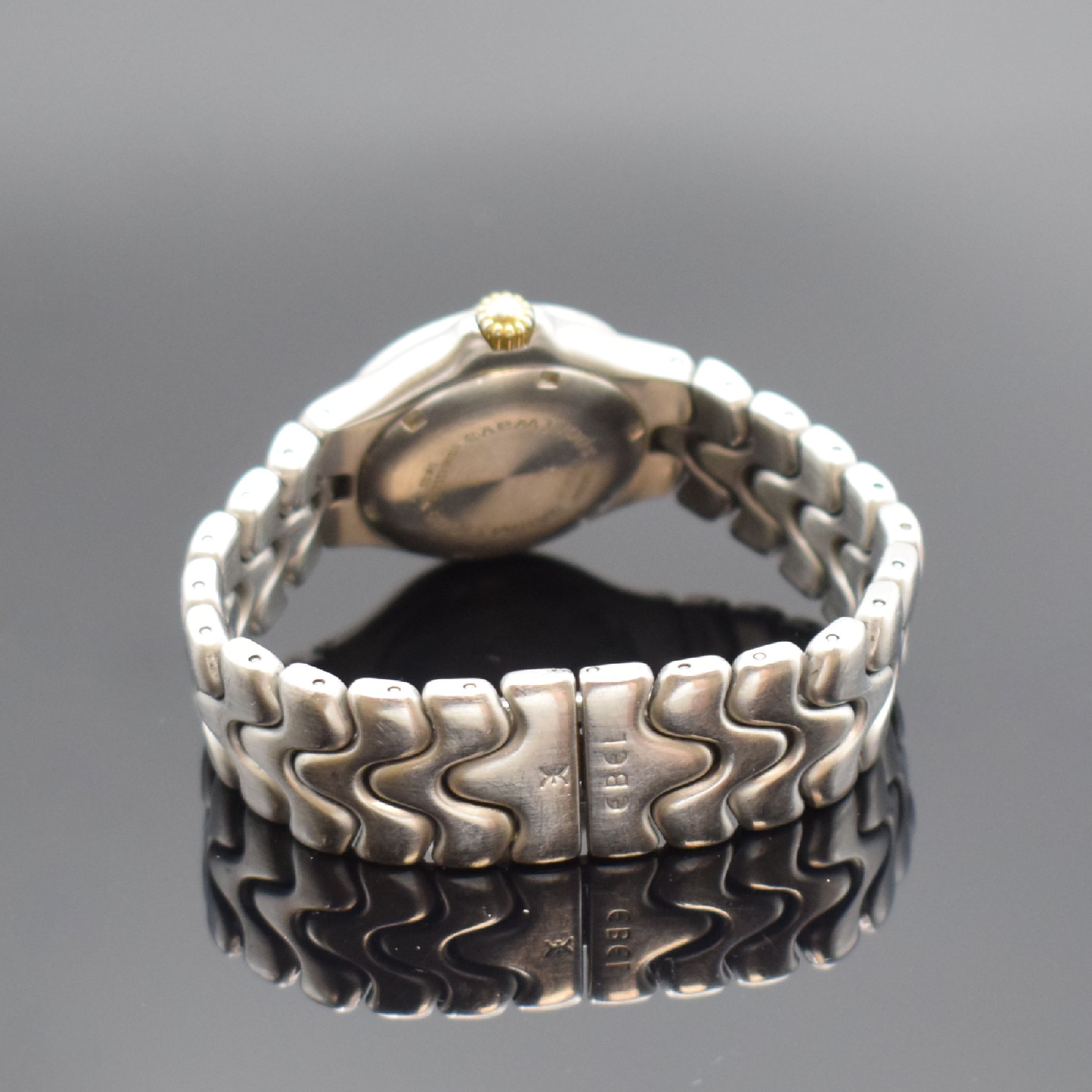 Detail b: EBEL Damenarmbanduhr Sportwave Referenz 6087621, Schweiz um 1995, quarz, Edelstahlgeh. inkl. Gliederband mit dopp. Faltschl., Boden verschr., graues ...