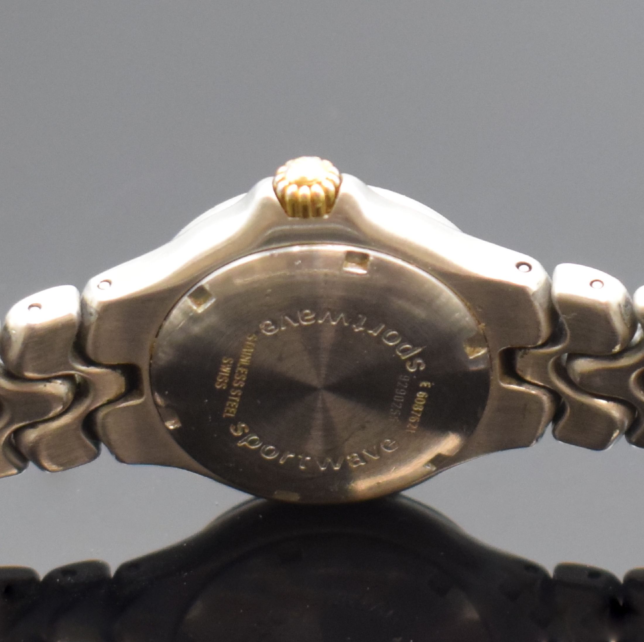 Detail d: EBEL Damenarmbanduhr Sportwave Referenz 6087621, Schweiz um 1995, quarz, Edelstahlgeh. inkl. Gliederband mit dopp. Faltschl., Boden verschr., graues ...