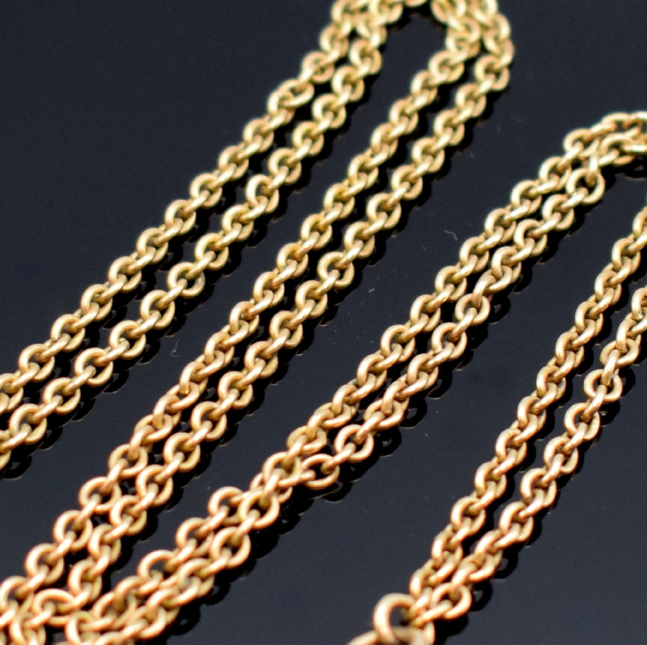 Detail a: Taschenuhrkette in RoseG 585/000, mit Karabiner, L. ca. 35 cm, Gew. ca. 16g, Länge durch Kettenschieber in Form eines Herzens verstellbar, in ...