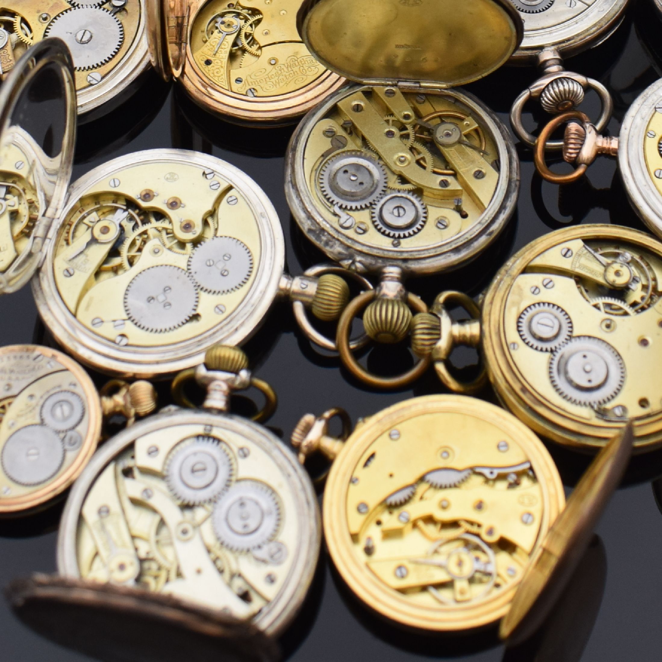 Detail i: 12 Taschenuhren darunter SEELAND, WALTHAM, ELGIN, SYSTEME GLASHÜTTE, Schweiz / England / USA um 1870 - 1900, Savonette u. offene Geh., in Silber u. ...