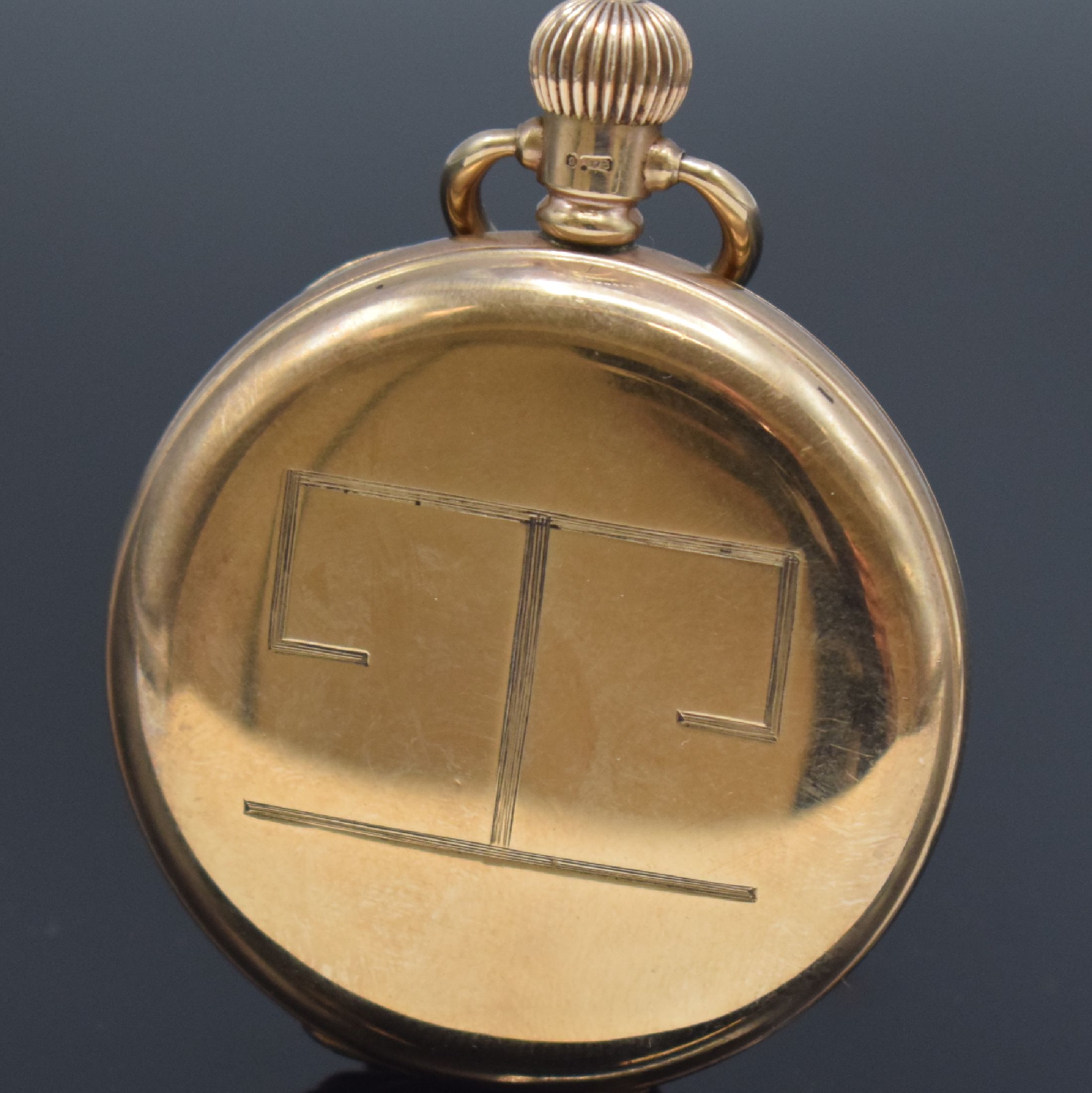 Detail b: WALTHAM Herrensavonette in RG 375/000, USA f. den engl. Markt um 1930, glattes 3-Deckel Dennison Goldgeh. dell./riss., Sprungdeckel m. Schmuckgrav., ...
