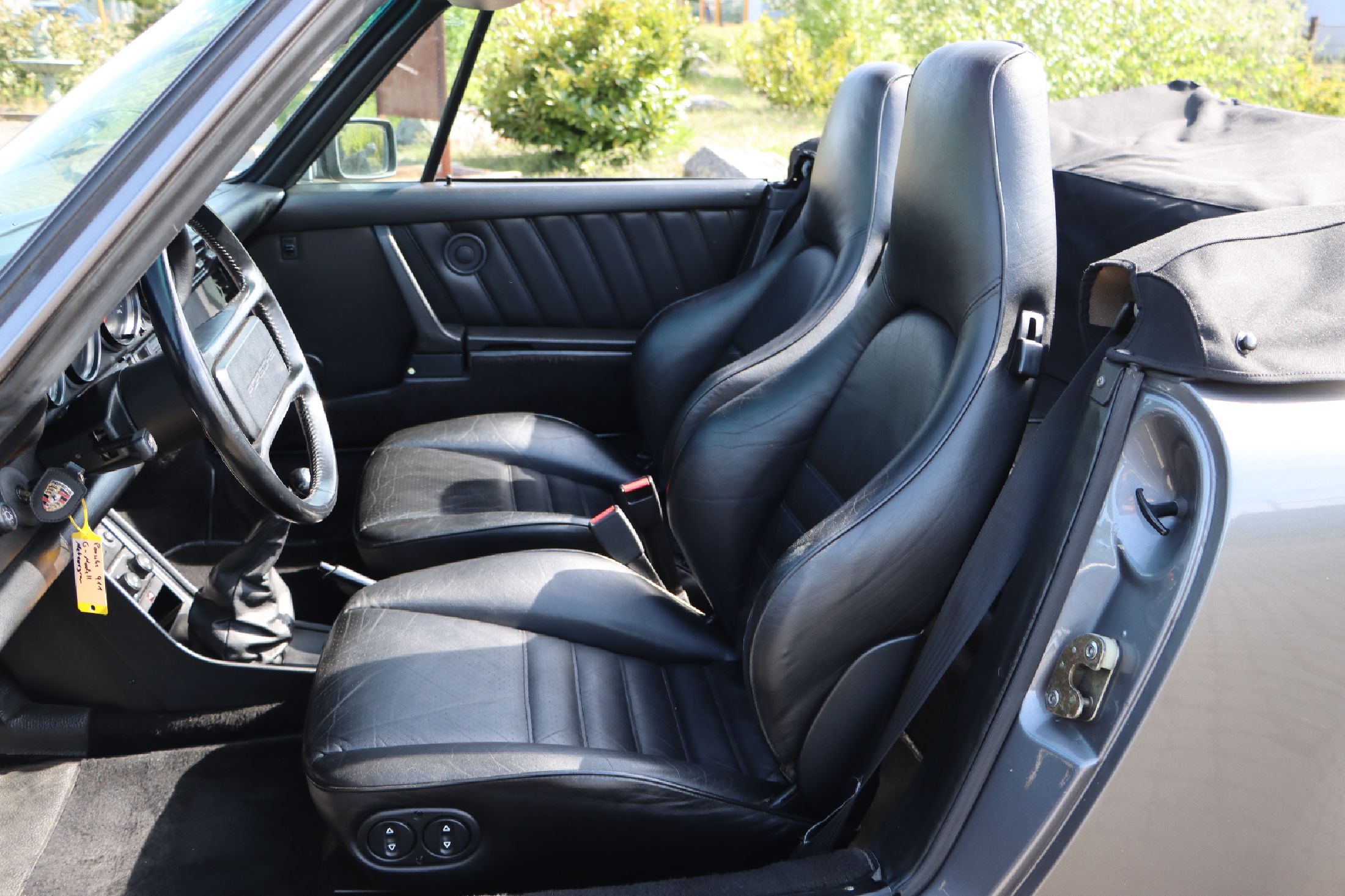 Detail g: Porsche 911 Carrera Cabriolet 3.2 G-Modell, Fahrgestellnummer: WP0ZZZ91ZGS151145, EZ 02/1986, 3. Hand, Laufleistung ca. 101.480 km abgelesen, HU ...