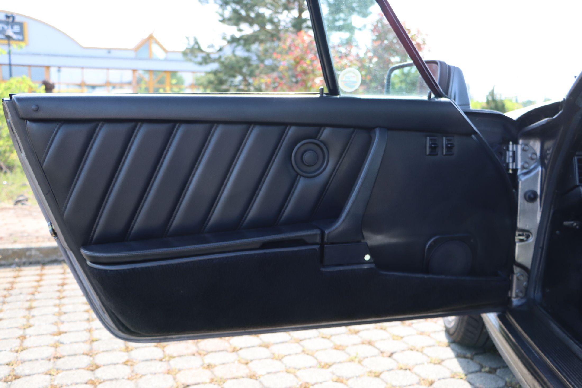 Detail j: Porsche 911 Carrera Cabriolet 3.2 G-Modell, Fahrgestellnummer: WP0ZZZ91ZGS151145, EZ 02/1986, 3. Hand, Laufleistung ca. 101.480 km abgelesen, HU ...