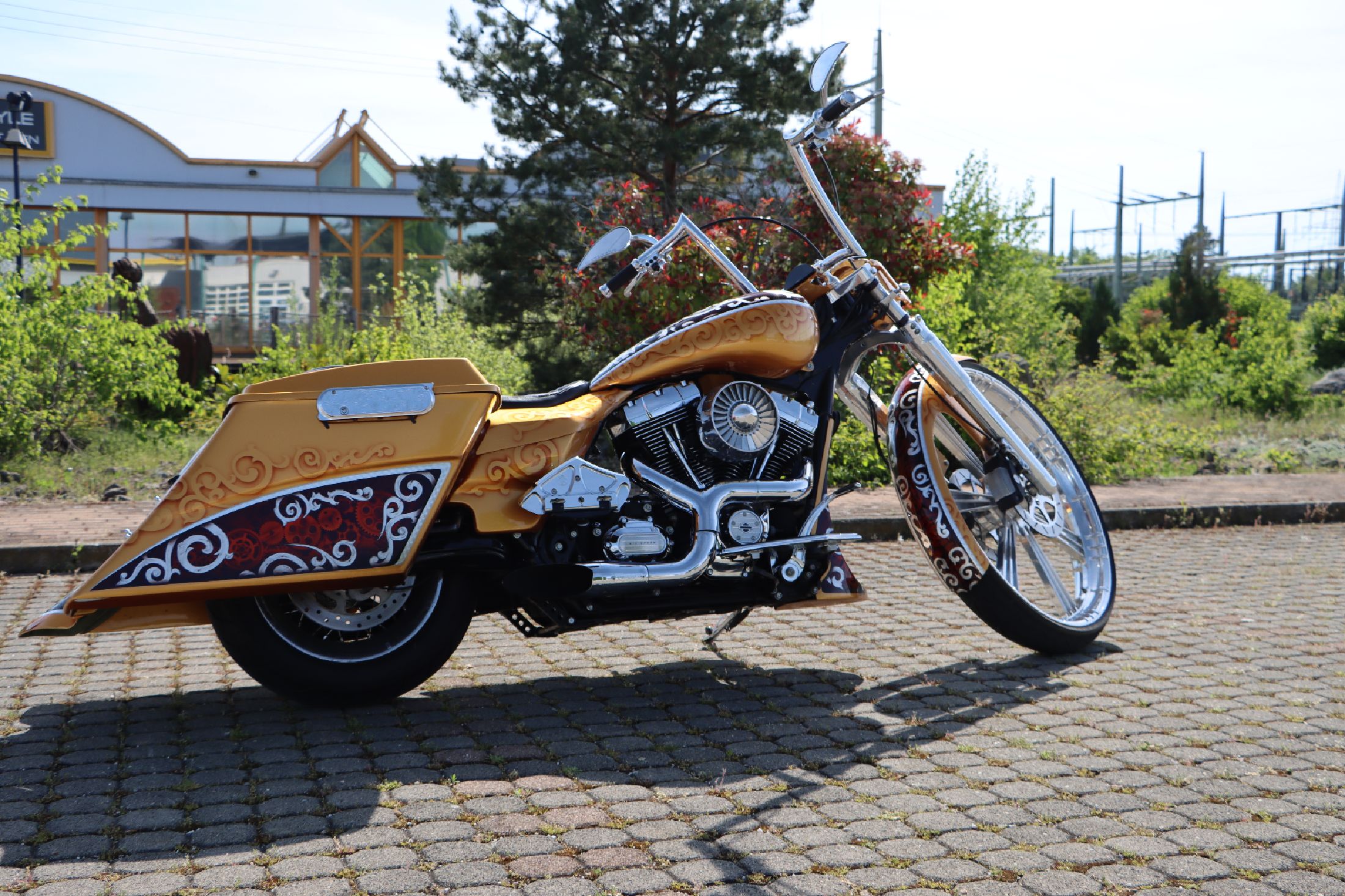 Detail a: Harley-Davidson Road King 103 Chicano 30" Rick's Airride Bagger, Fahrgestellnummer: 1HD1FRM10DB670697, EZ 07/2013, 2. Hand, Laufleistung ...