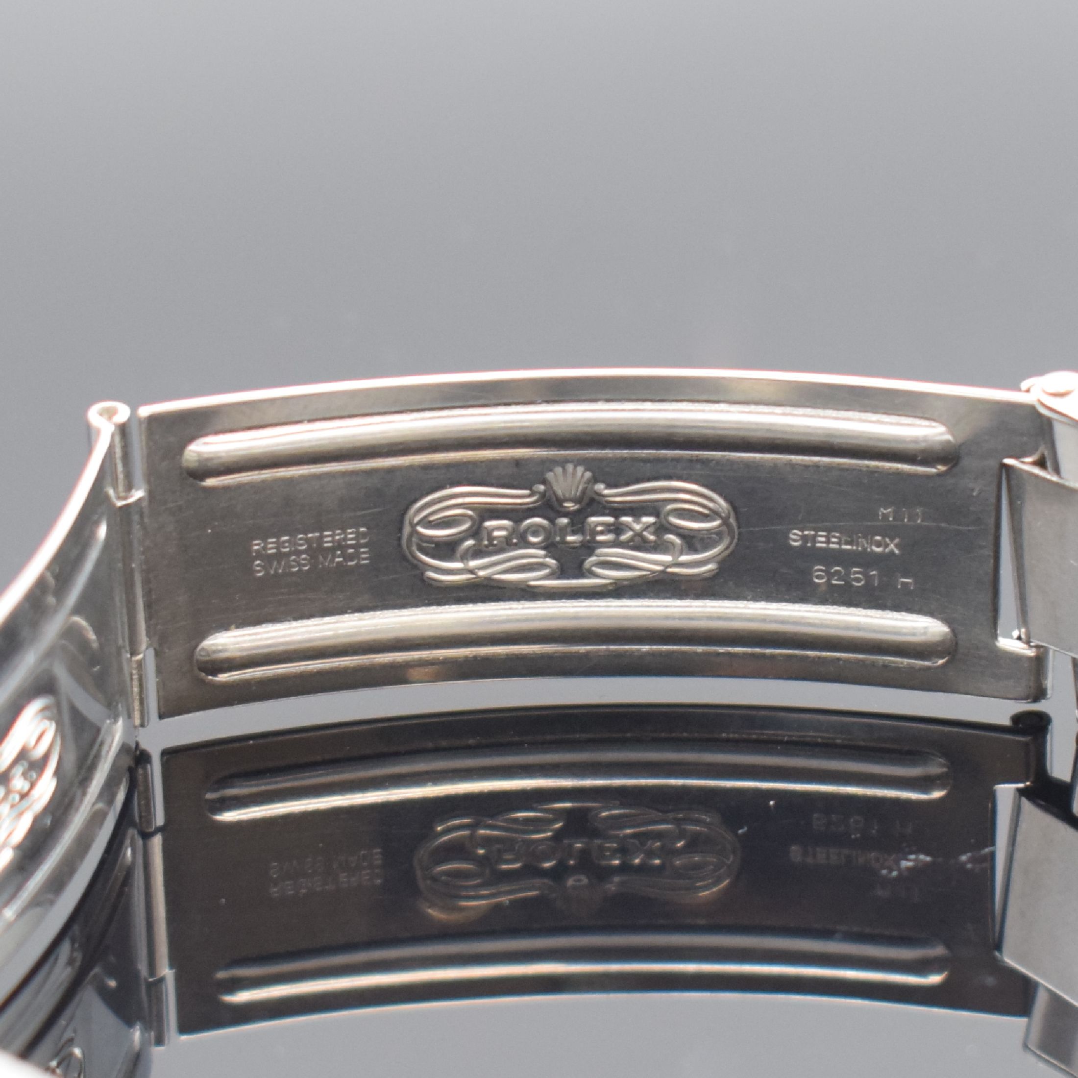 Detail e: ROLEX Herrenarmbanduhr Oyster Perpetual GMT- Master Referenz 1675, Automatik, frühes Modell, gestempelt 2. Quartal 1967, Tritiumzifferblatt und ...