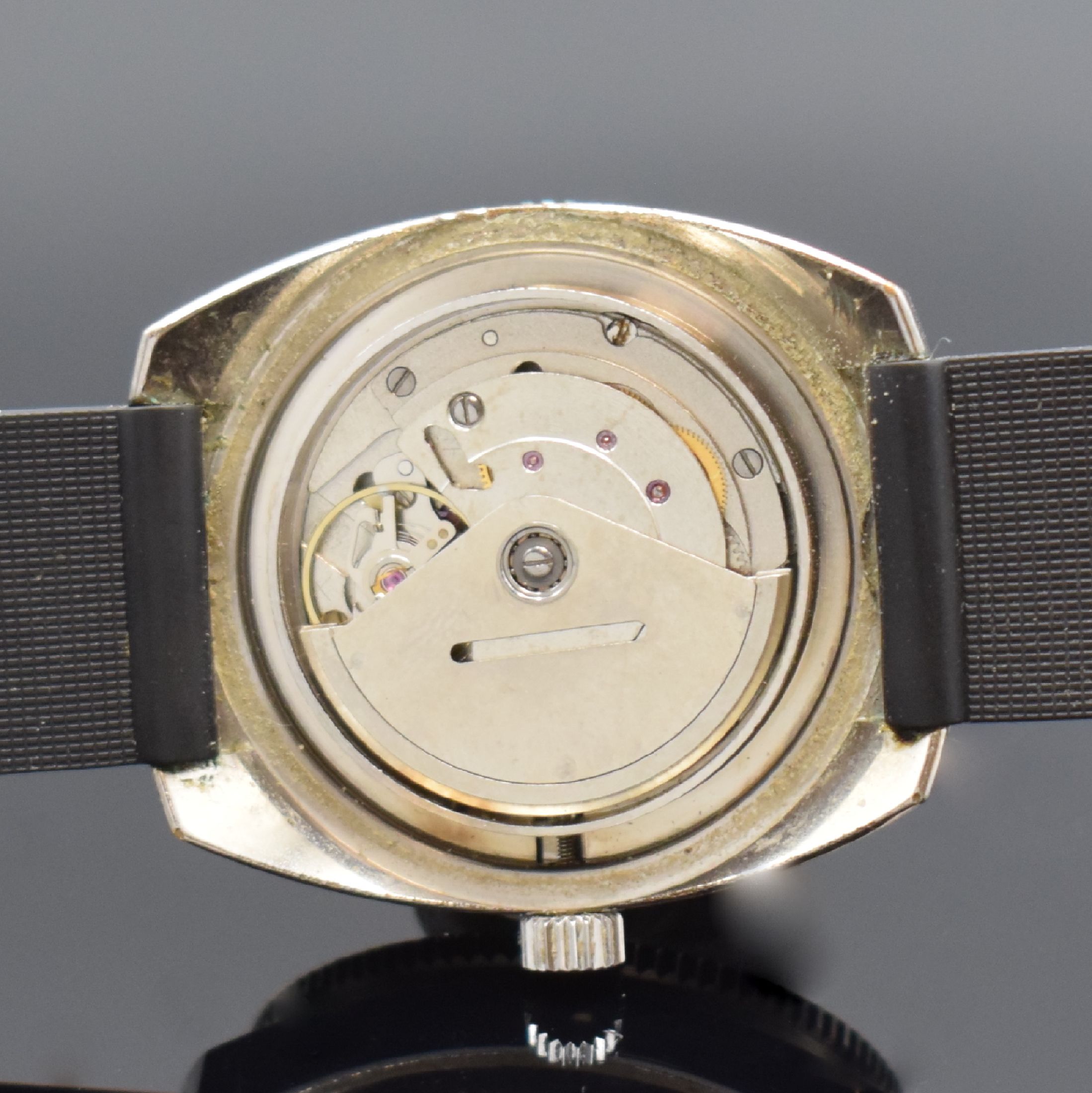Detail e: GLASHÜTTE seltene Herrenarmbanduhr Spezichron im Militärdesign, DDR um 1980, Stahlboden aufgedr., Lün. m. 60er Teilung beids. drehbar, schwarzes ...