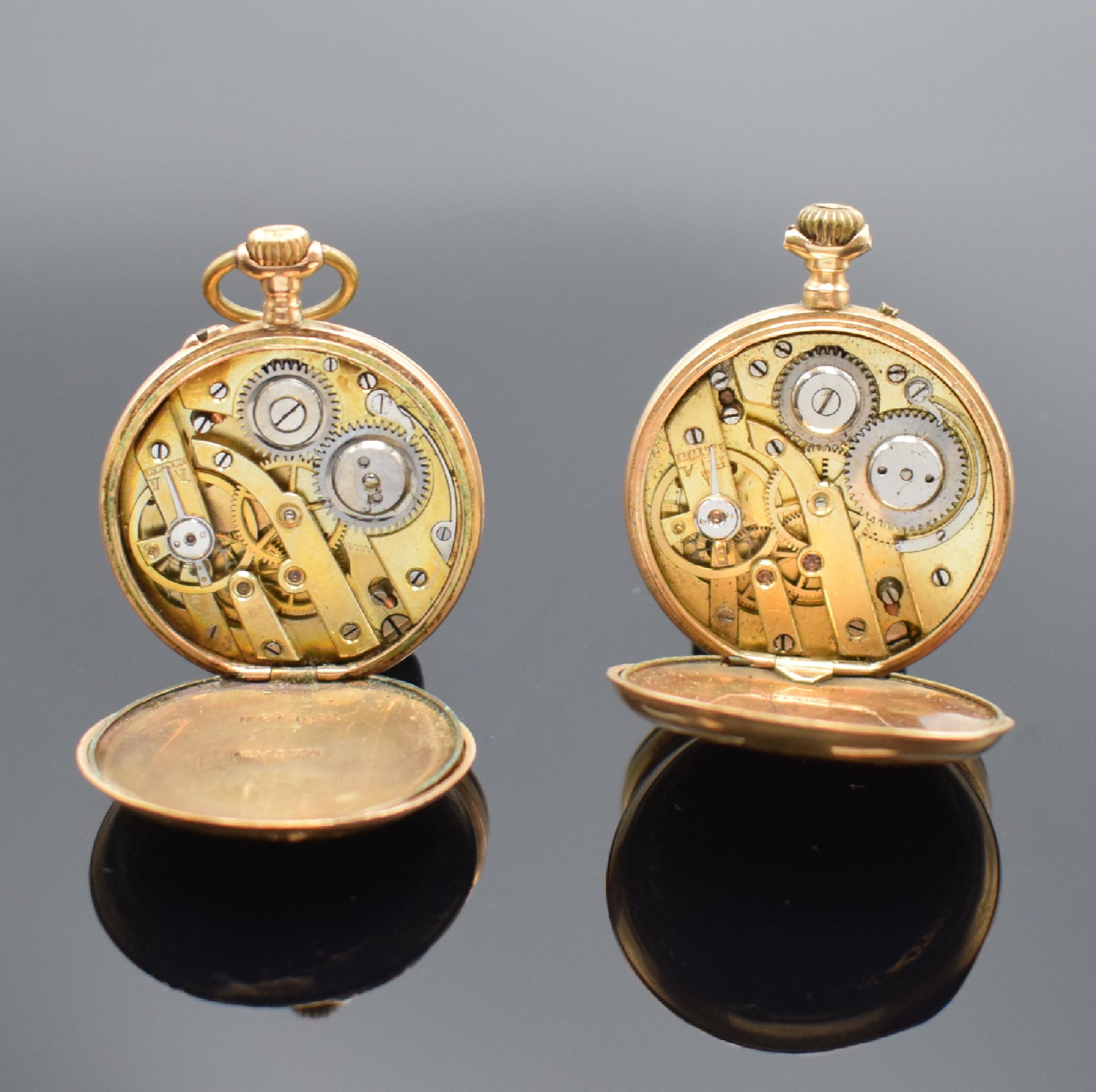 Detail d: 2 offene Damentaschenuhren in RG 585/000, Schweiz um 1890, beide m. Metallcuvette und Emailziffebl. besch., gold. Zeiger, arab. u. röm. Zahlen, ...
