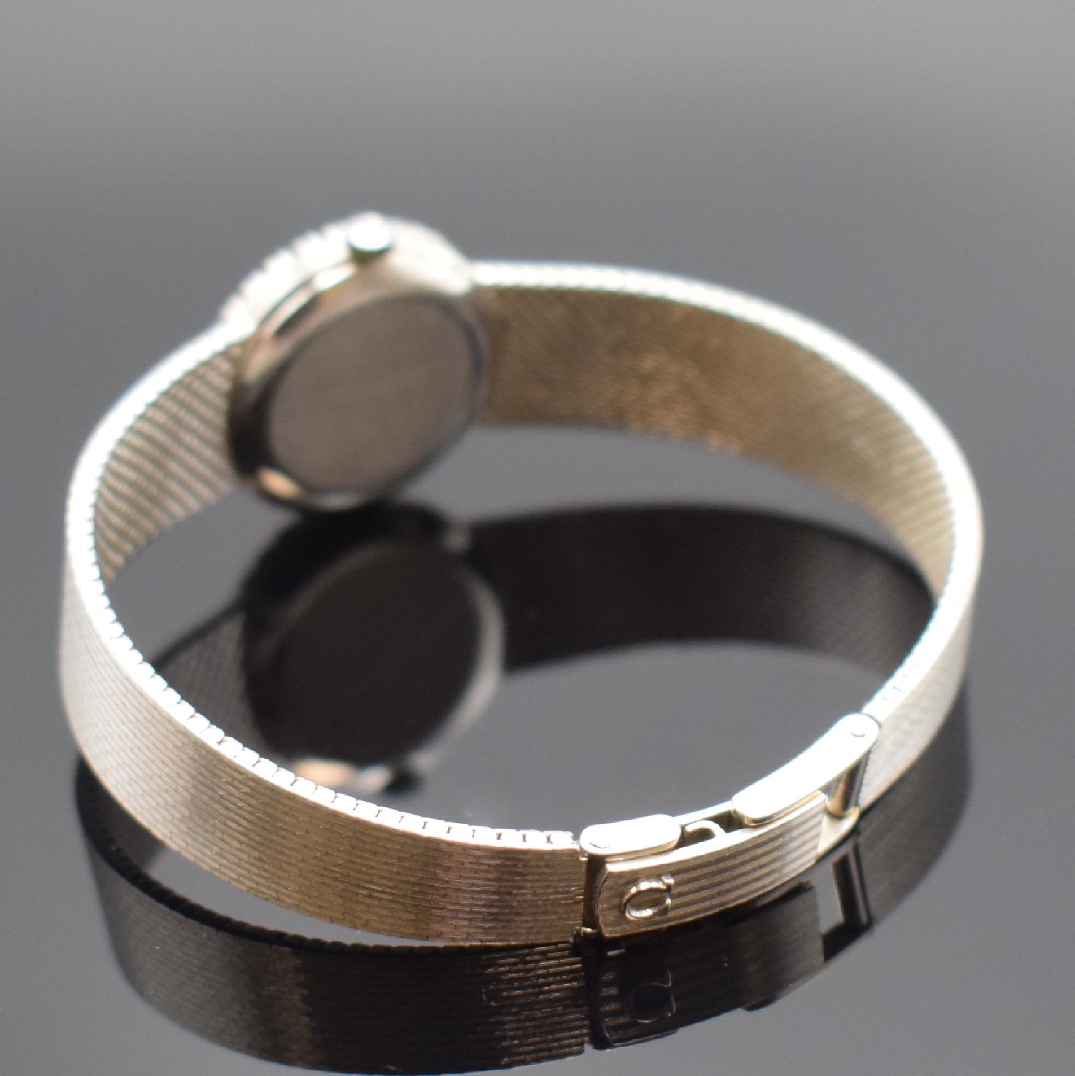 Detail b: OMEGA De Ville Damenarmbanduhr in WG 750/000 mit Diamanten, Schweiz um 1970, Handaufzug, 2-teil. Geh., Boden aufgedr., Lünette mit Diamanten bes., ...
