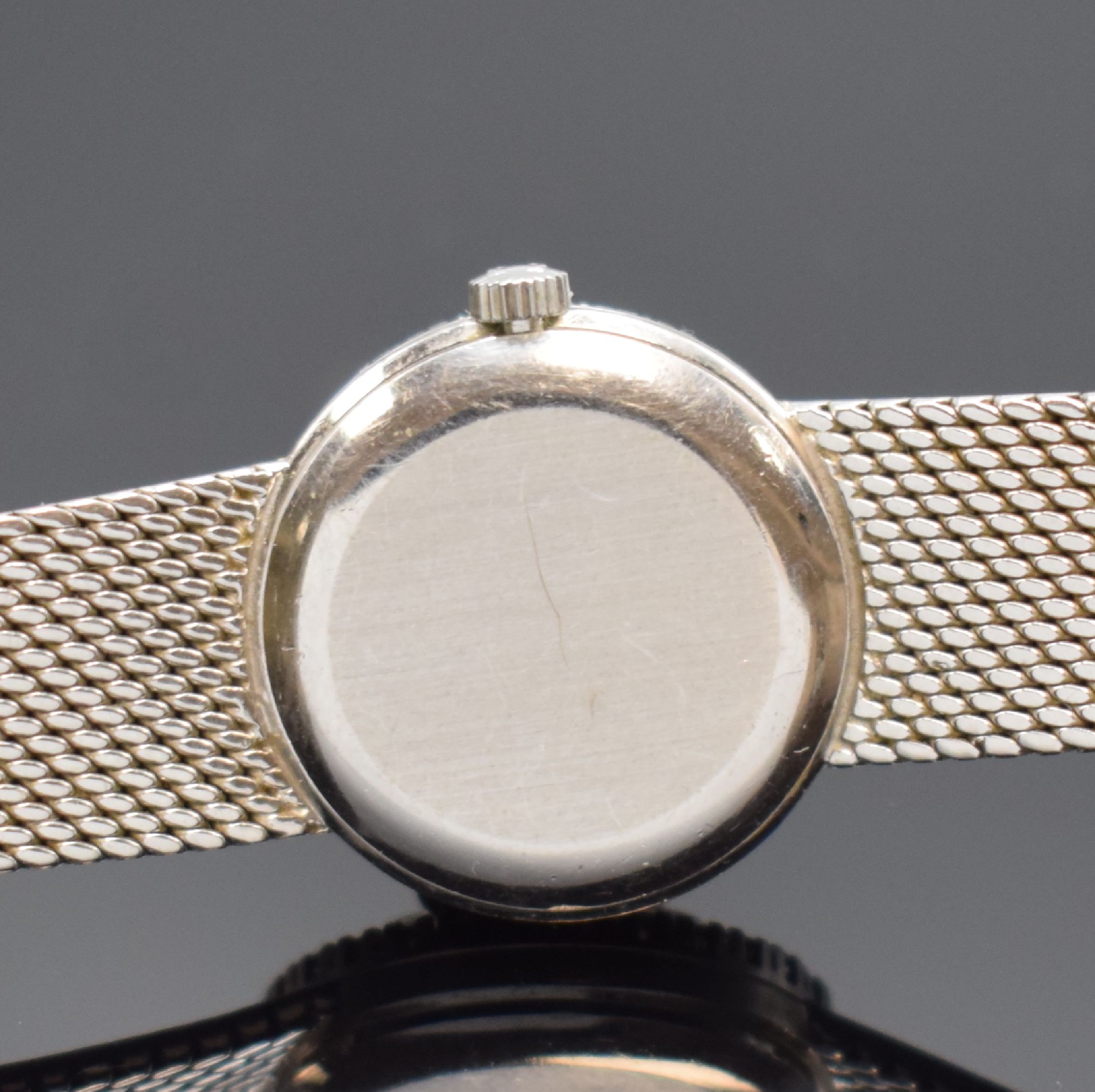 Detail e: OMEGA De Ville Damenarmbanduhr in WG 750/000 mit Diamanten, Schweiz um 1970, Handaufzug, 2-teil. Geh., Boden aufgedr., Lünette mit Diamanten bes., ...