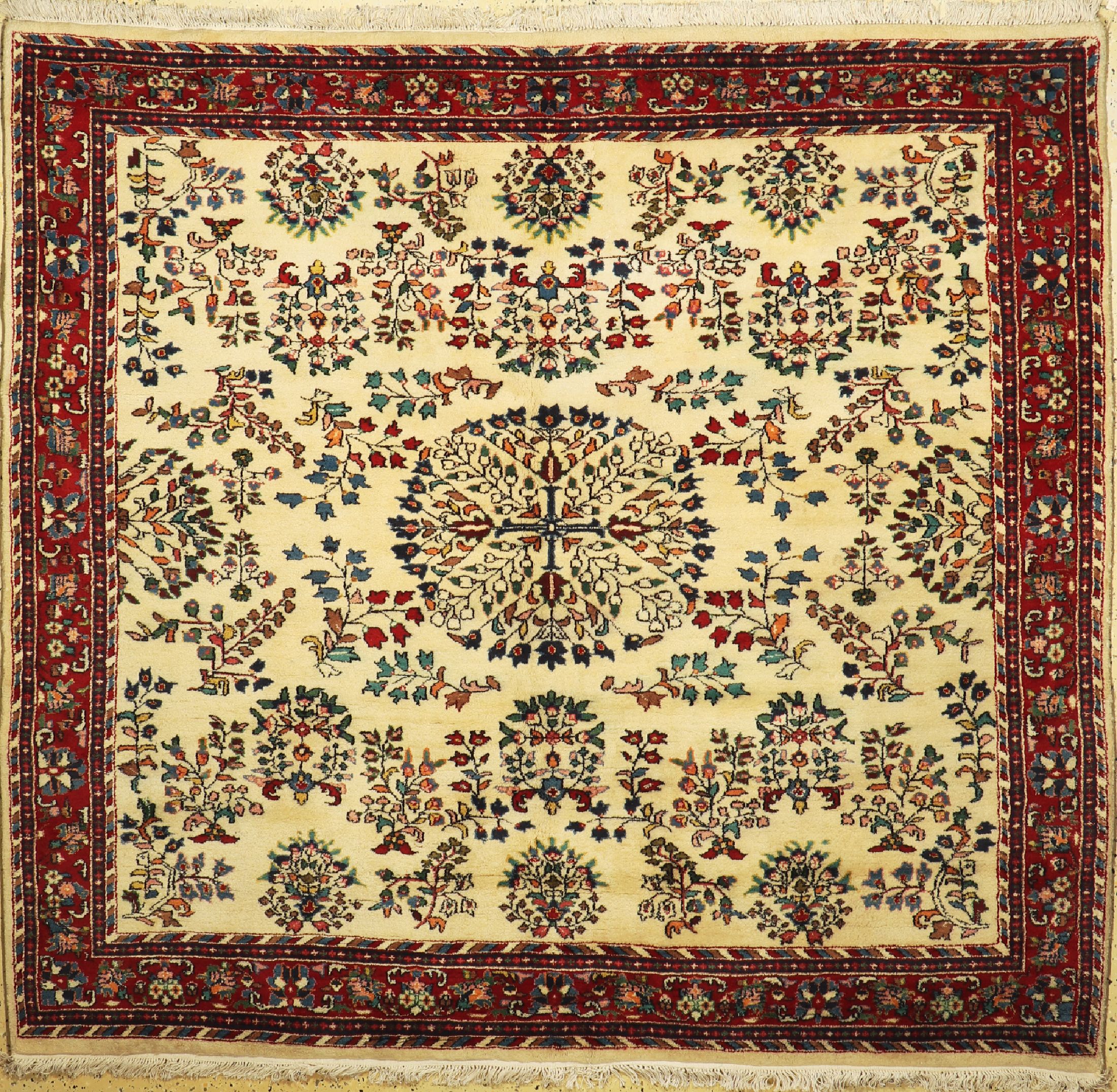 Sarogh alt, Indien, ca. 50 Jahre, Wolle aufBaumwolle, ca. 210 x 195 cm, leicht verfärbt, EHZ: 1-2