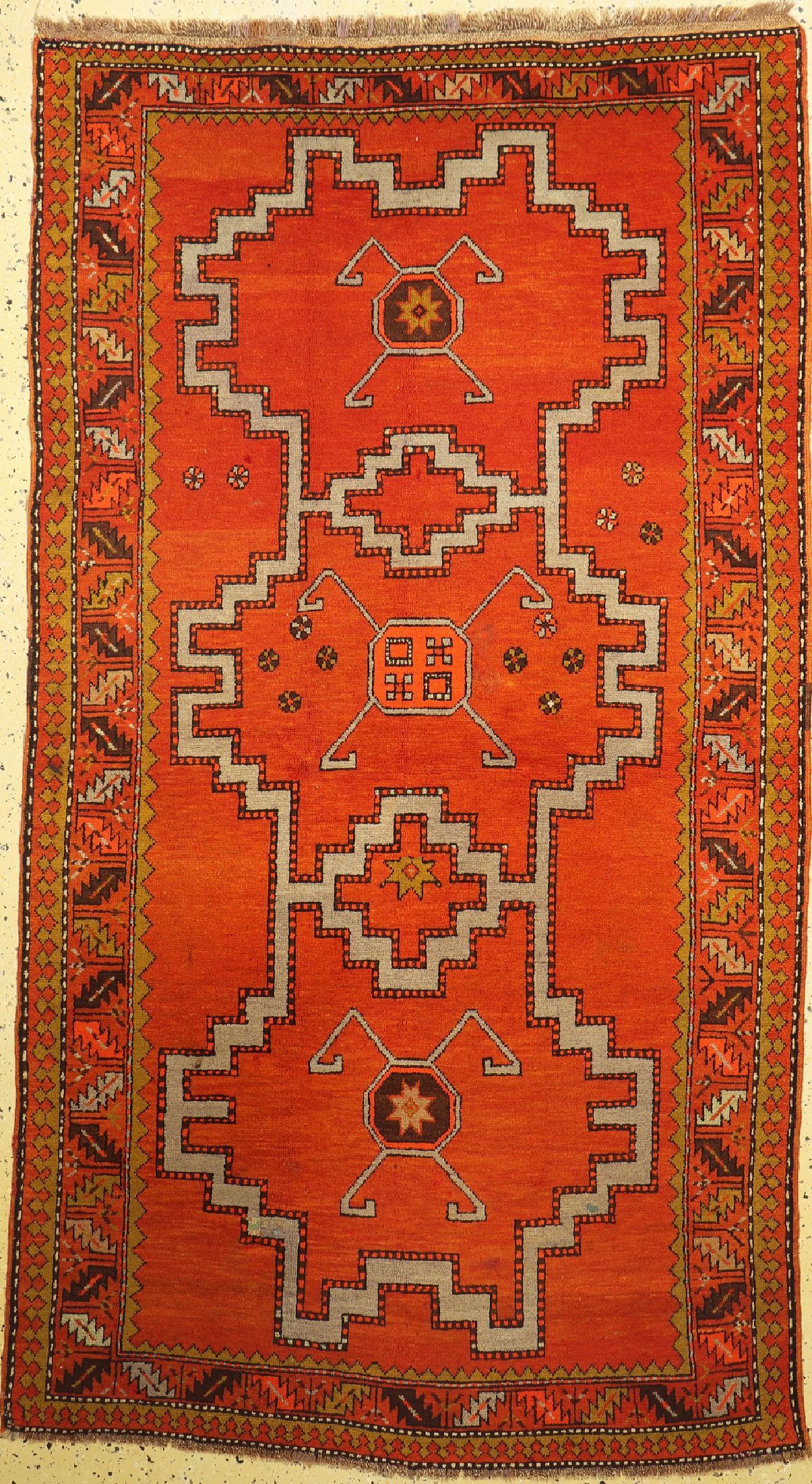 Kazak alt, Kaukasus, um 1930, Wolle auf Wolle, ca. 235 x 133 cm, fleckig, EHZ: 2, restauriert
