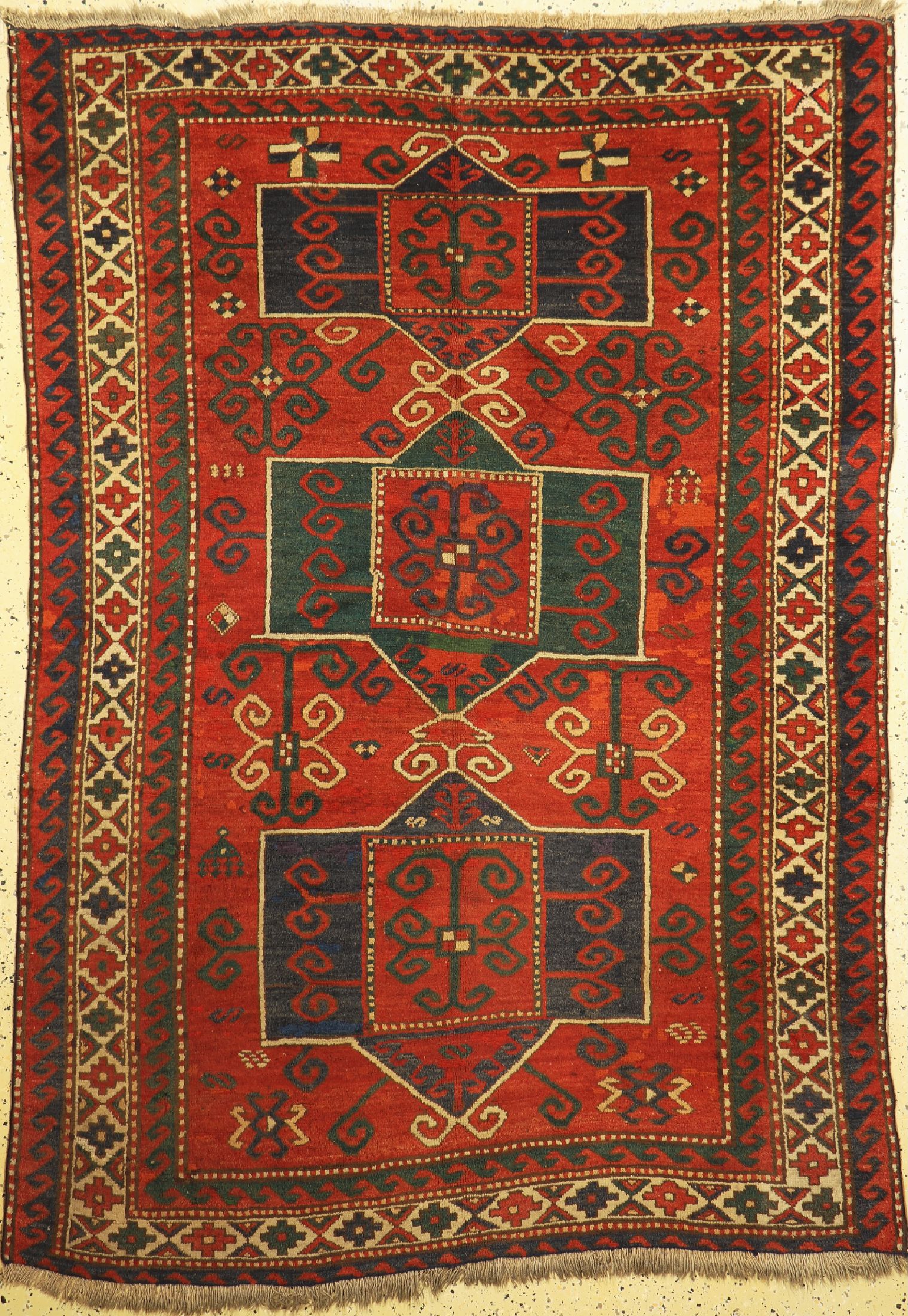 Antiker Kazak, Kaukasus, um 1900, Wolle aufWolle, ca. 225 x 160 cm, verkürzt, EHZ: 2-3, restauriert