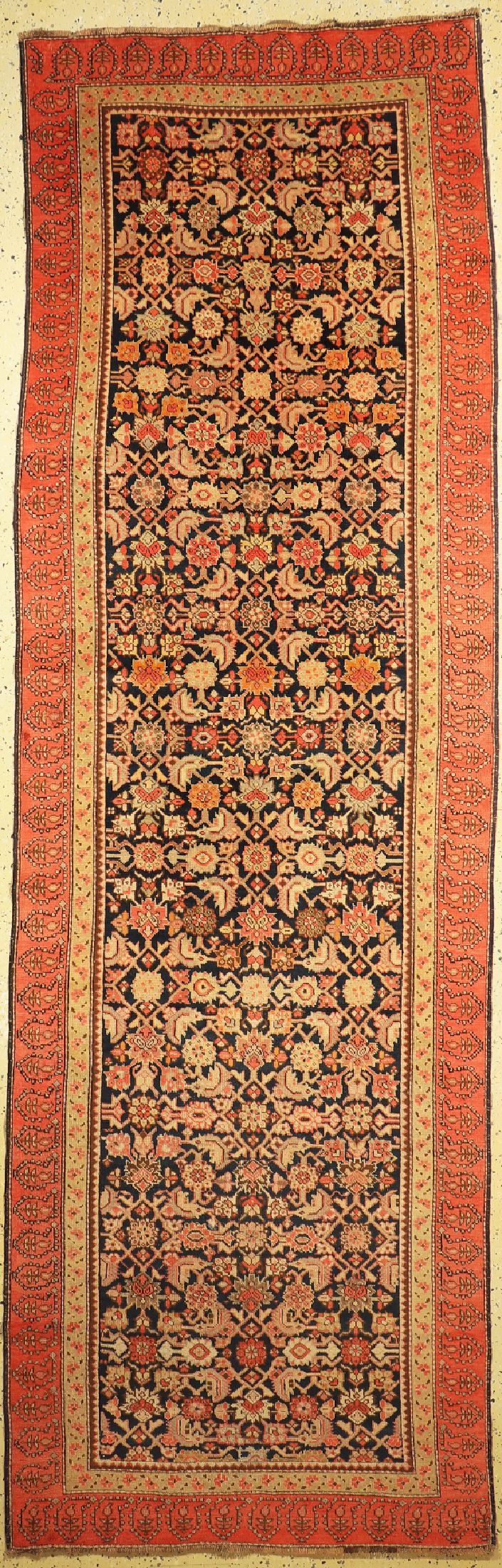 Antiker Karabagh, Kaukasus, um 1900, Wolle auf Wolle, ca. 365 x 114 cm, EHZ: 3, restauriert