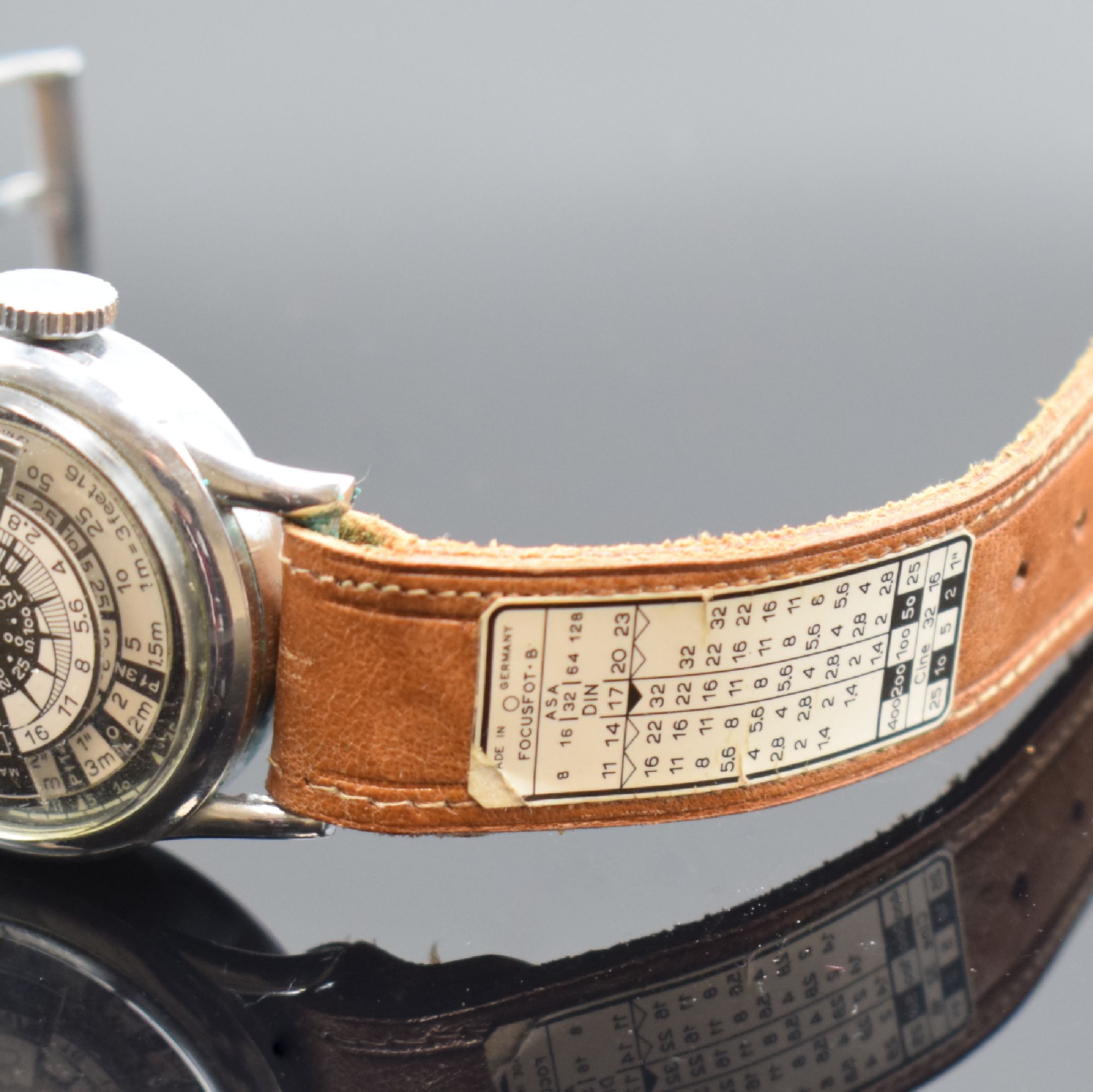 Detail c: R. LAPANOUSE extrem seltene Armbanduhr zur Bestimmung von Belichtungszeiten Modell Chronofot 1, Handaufzug, Schweiz/Deutschland um 1940, verchr. ...