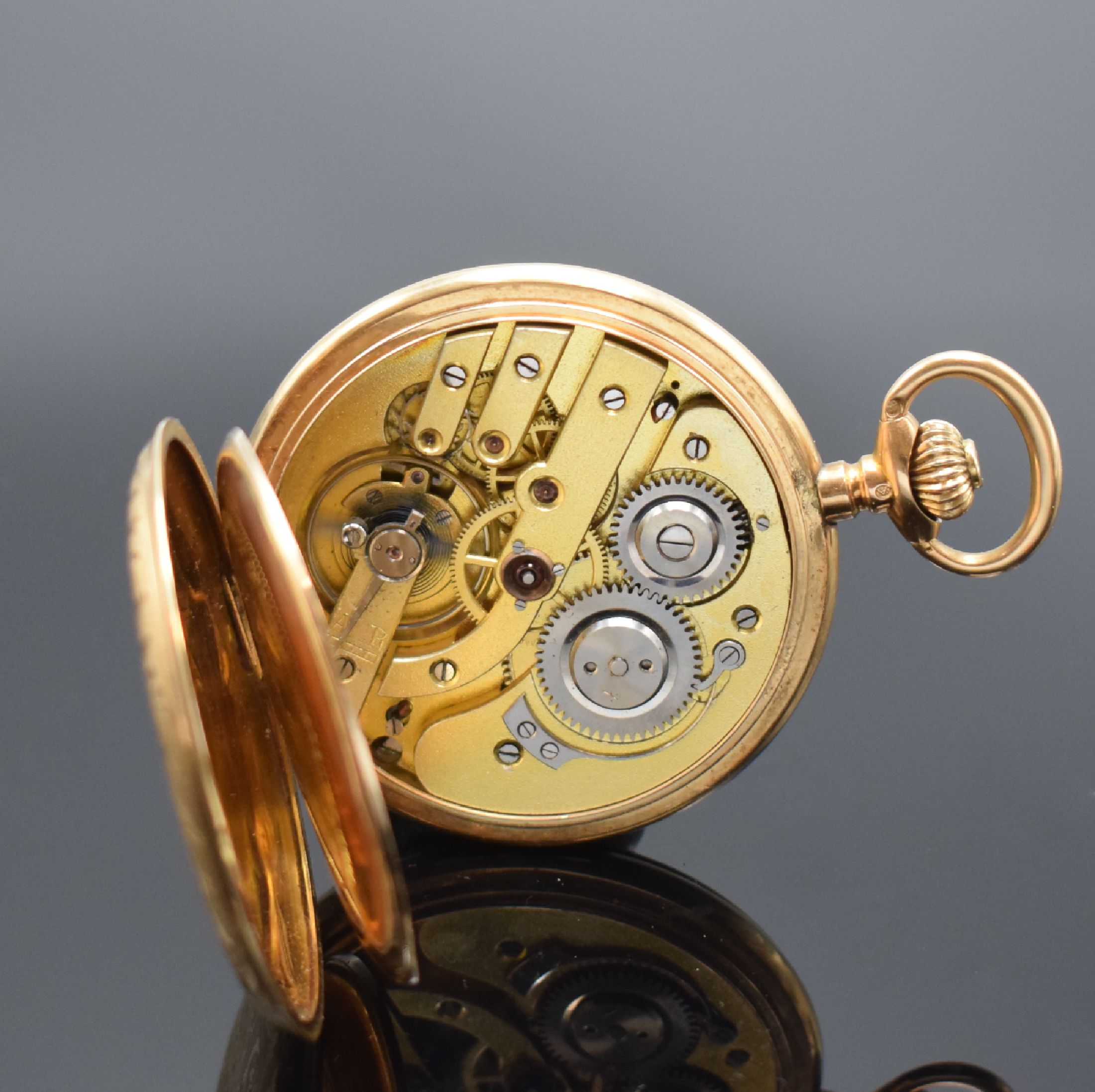 Detail g: Herrensavonette in GG 585/000, Schweiz um 1890, 3-Deckel Goldgeh. dell., Sprung- und Rückdeckel floral grav., Emailzifferbl. besch., röm. Zahlen, ...