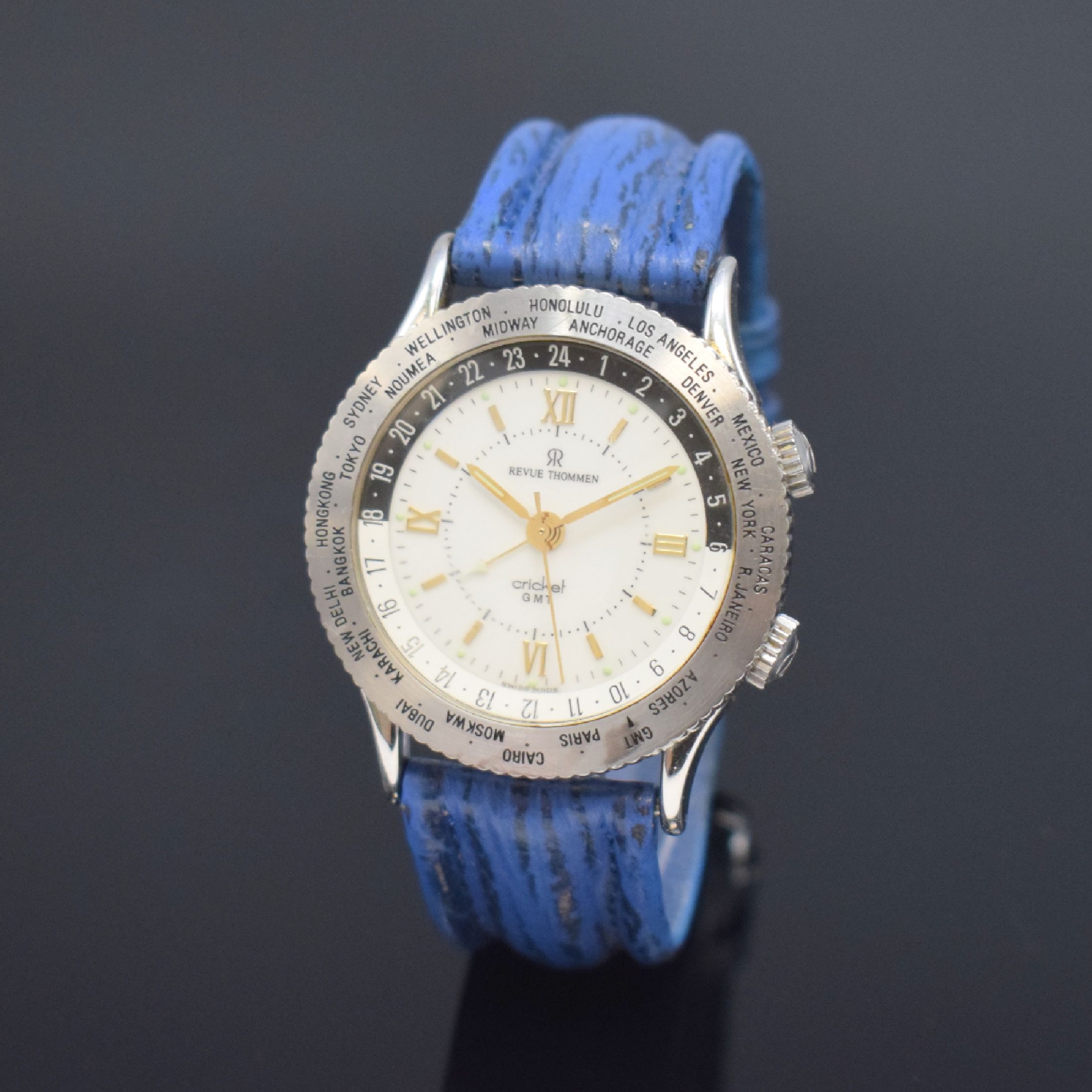 REVUE THOMMEN auf 1400 Stück limitierter Armbandwecker Serie Cricket GMT Referenz 7910003, Handaufzug, Edelstahlgeh. inkl. Lederband m. orig. ...