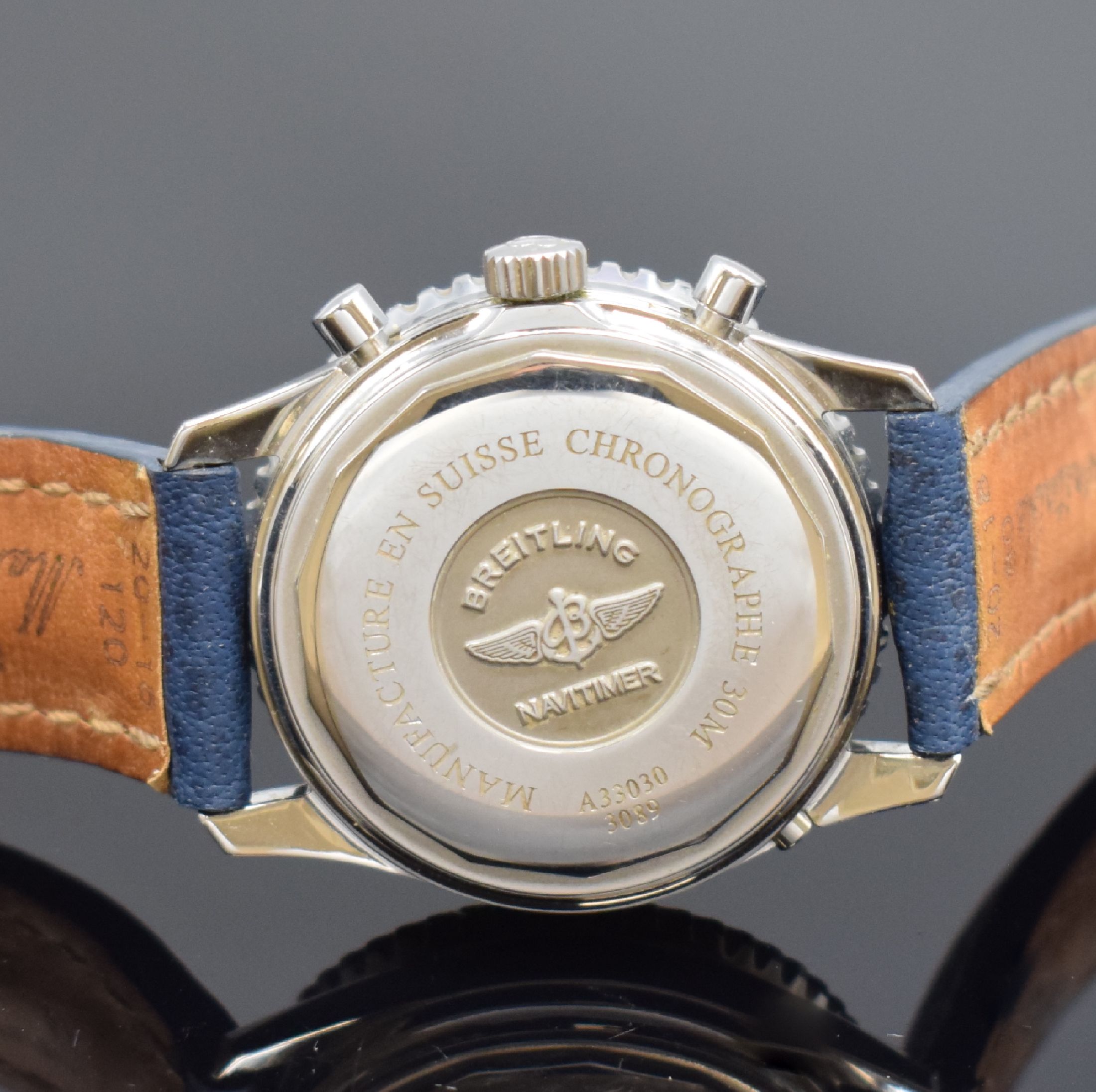 Detail d: BREITLING Armbandchronograph Modell Navitimer Airborne Referenz A33030, Automatik, Schweiz um 1996, Edelstahlgeh. inkl. orig. Lederband m. orig. ...