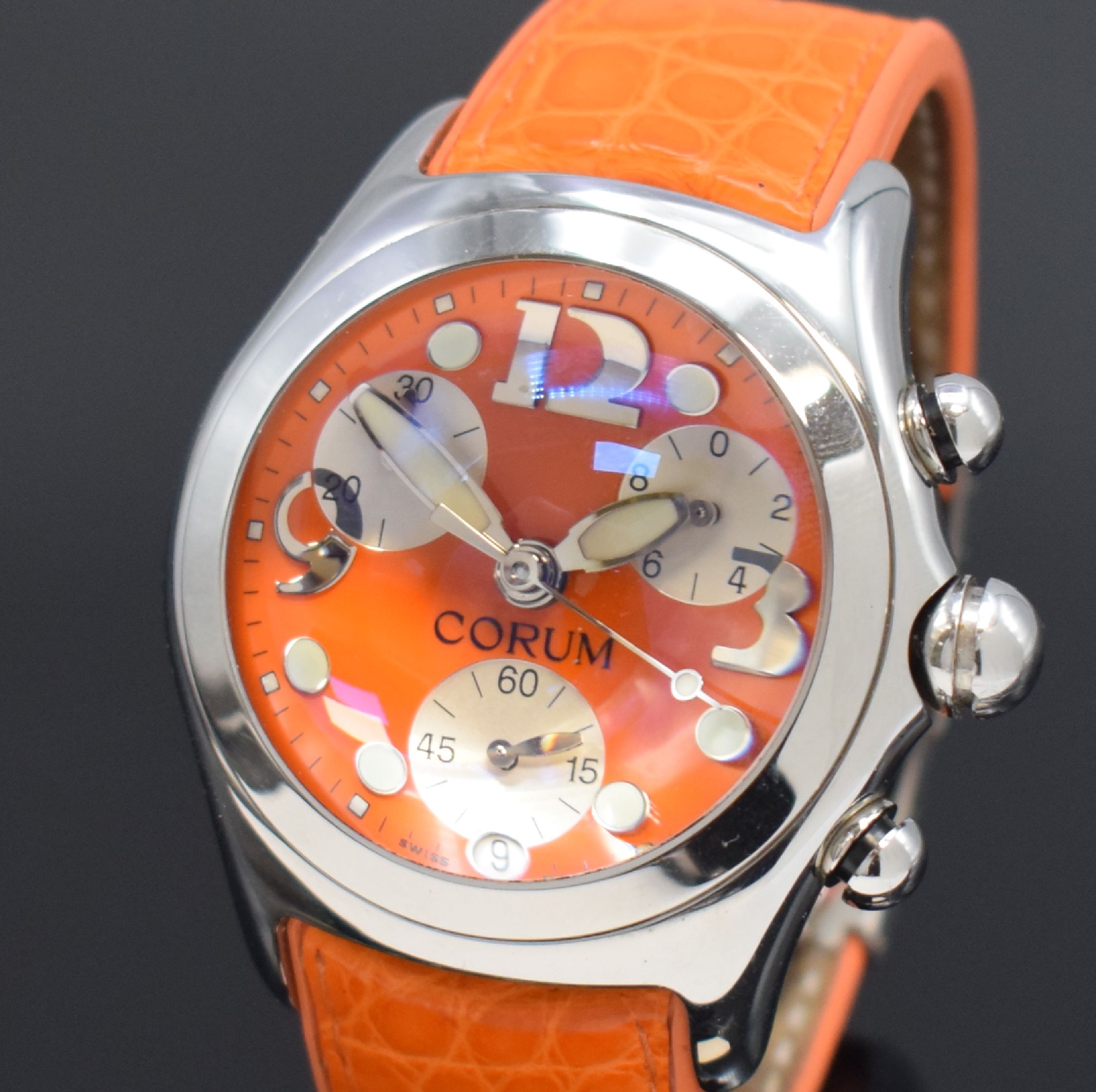 Detail a: CORUM Herrenarmbanduhr Modell Bubble Chronograph Referenz 396.250.20, Edelstahlgeh. inkl. orig. Lederband m. dopp. Faltschl., quarz, Boden 6-fach ...