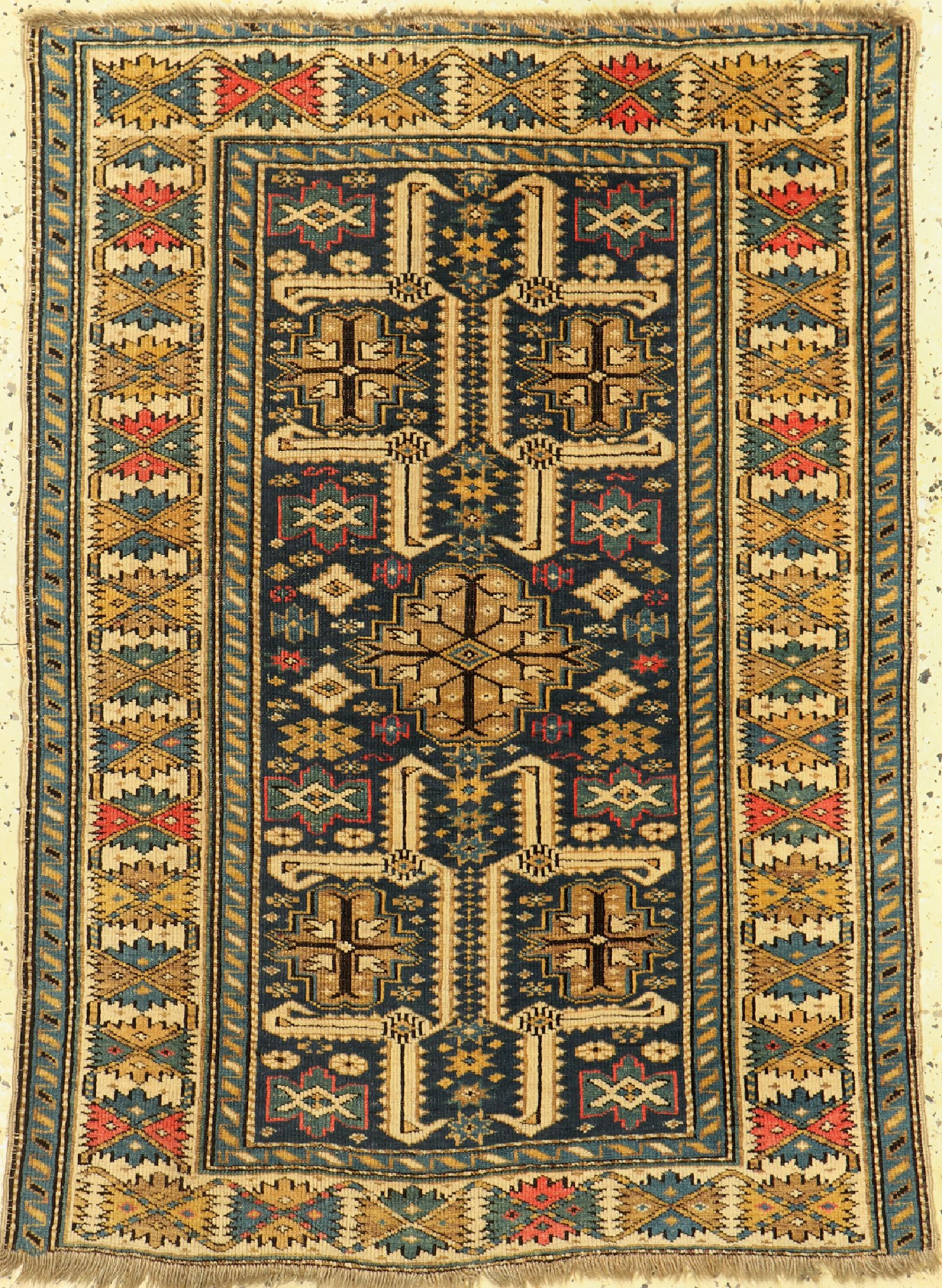 Blattgabel Schirwan antik, Kaukasus, 19.Jhd, Wolle auf Wolle, ca. 114 x 84 cm, EHZ:2-3(minimal verkürzt)