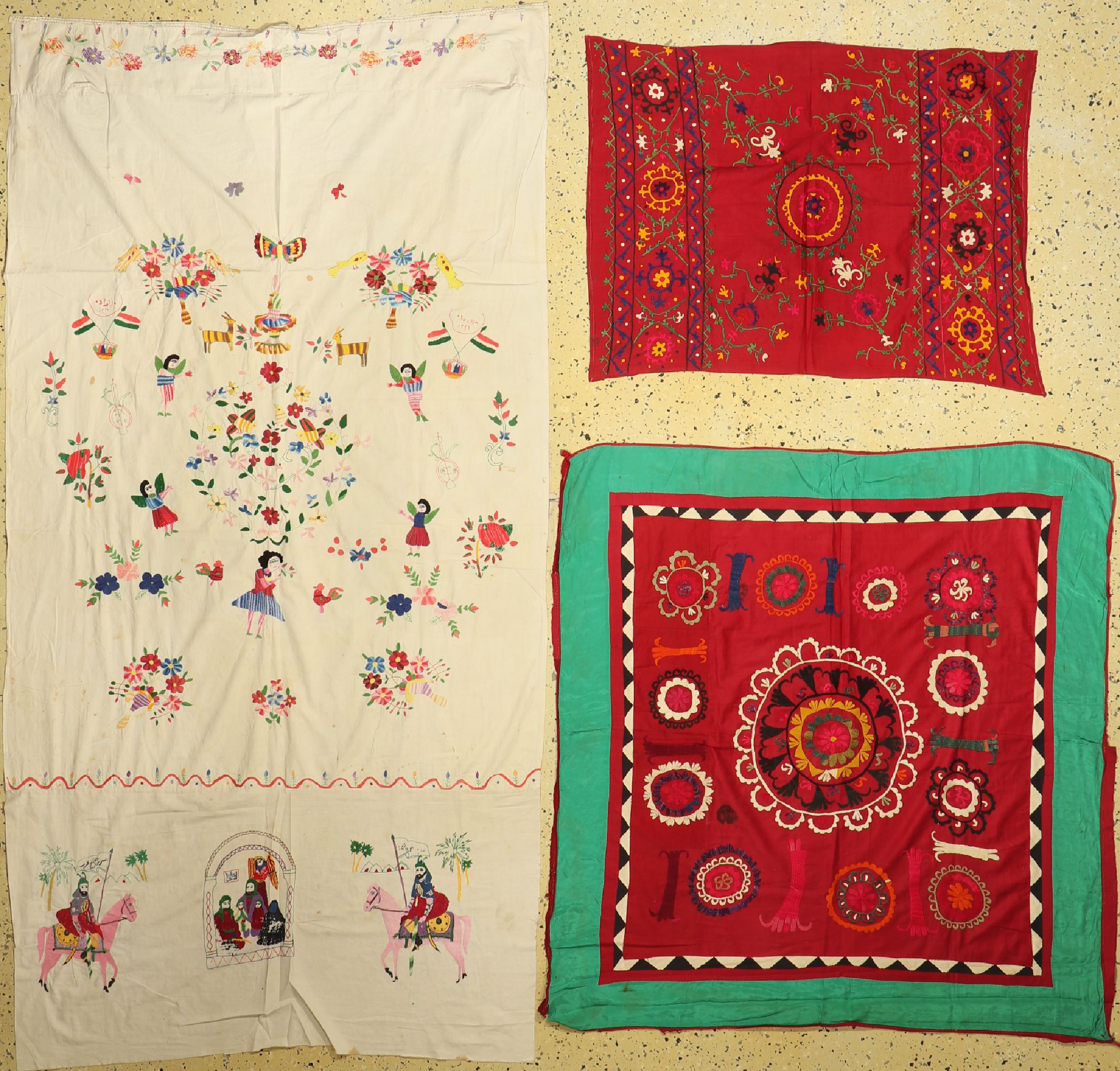 3 Lots Buchara Susani, Turkmenistan, ca. 50Jahre, Seide-Baumwollstickerei, ca. 224 x 115 cm, Reinigungsbedürftig, EHZ: 2