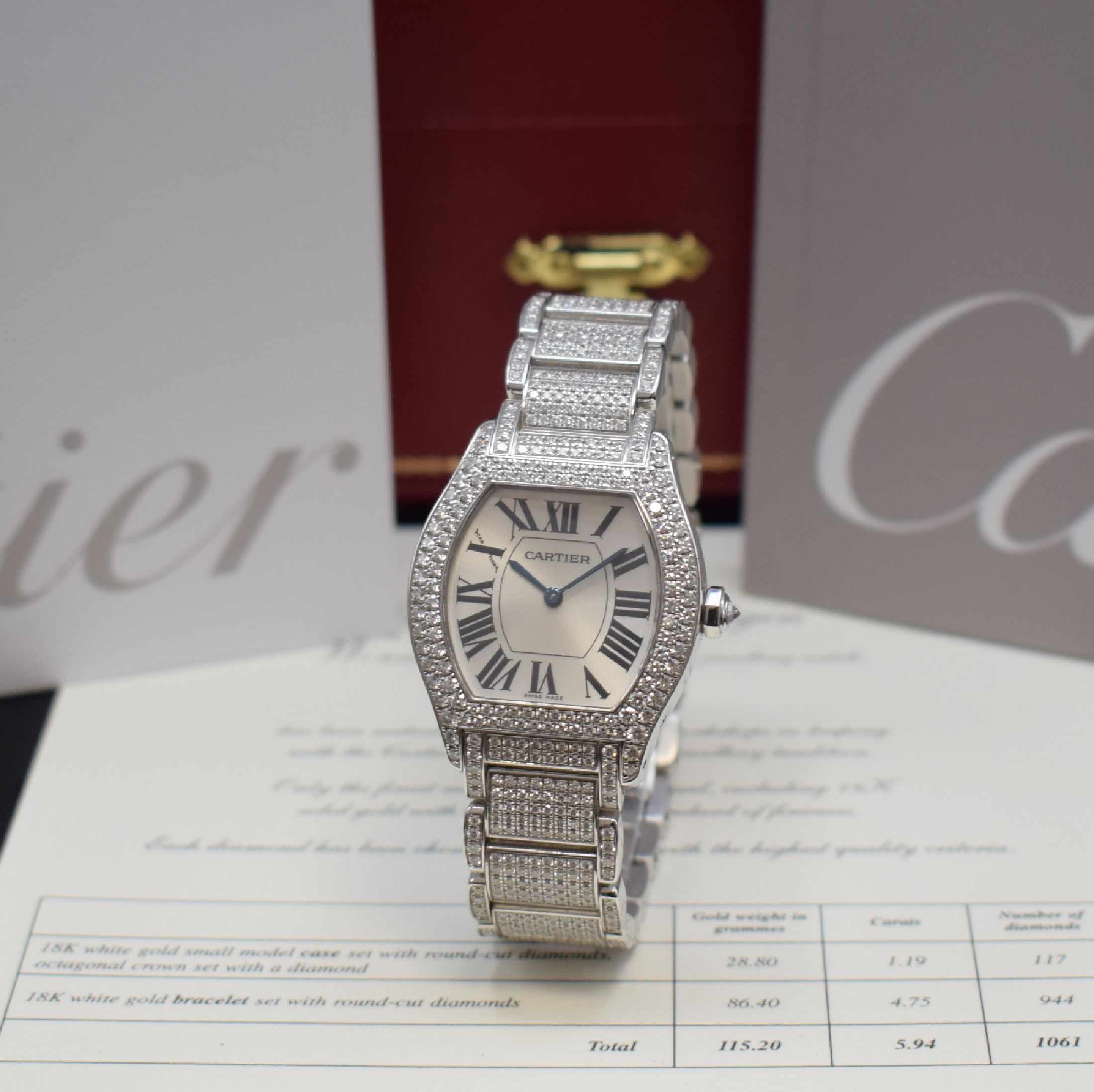 CARTIER hochfeine und seltene Damenarmbanduhr Serie Tortue in WG 750/000 mit original Brillantbesatz Referenz WA5049MC, Handaufzug, Lünette wie Band ...