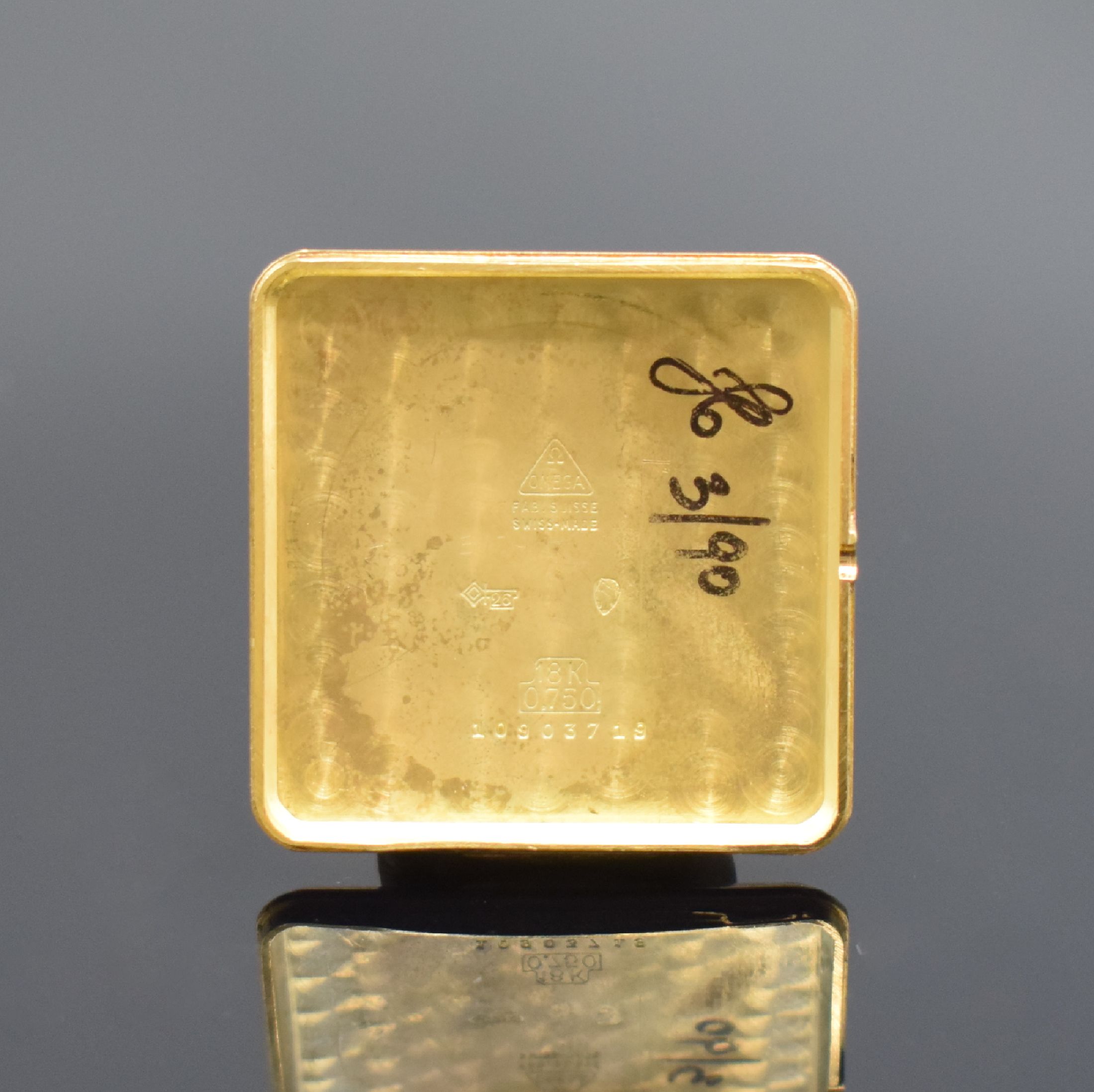 Detail g: OMEGA quadratische Herrenarmbanduhr mit Hammerautomatik in GG 750/000, Schweiz um 1950, Automatik, gedr. Geh., Boden dell., Lederband m. orig. Omega ...