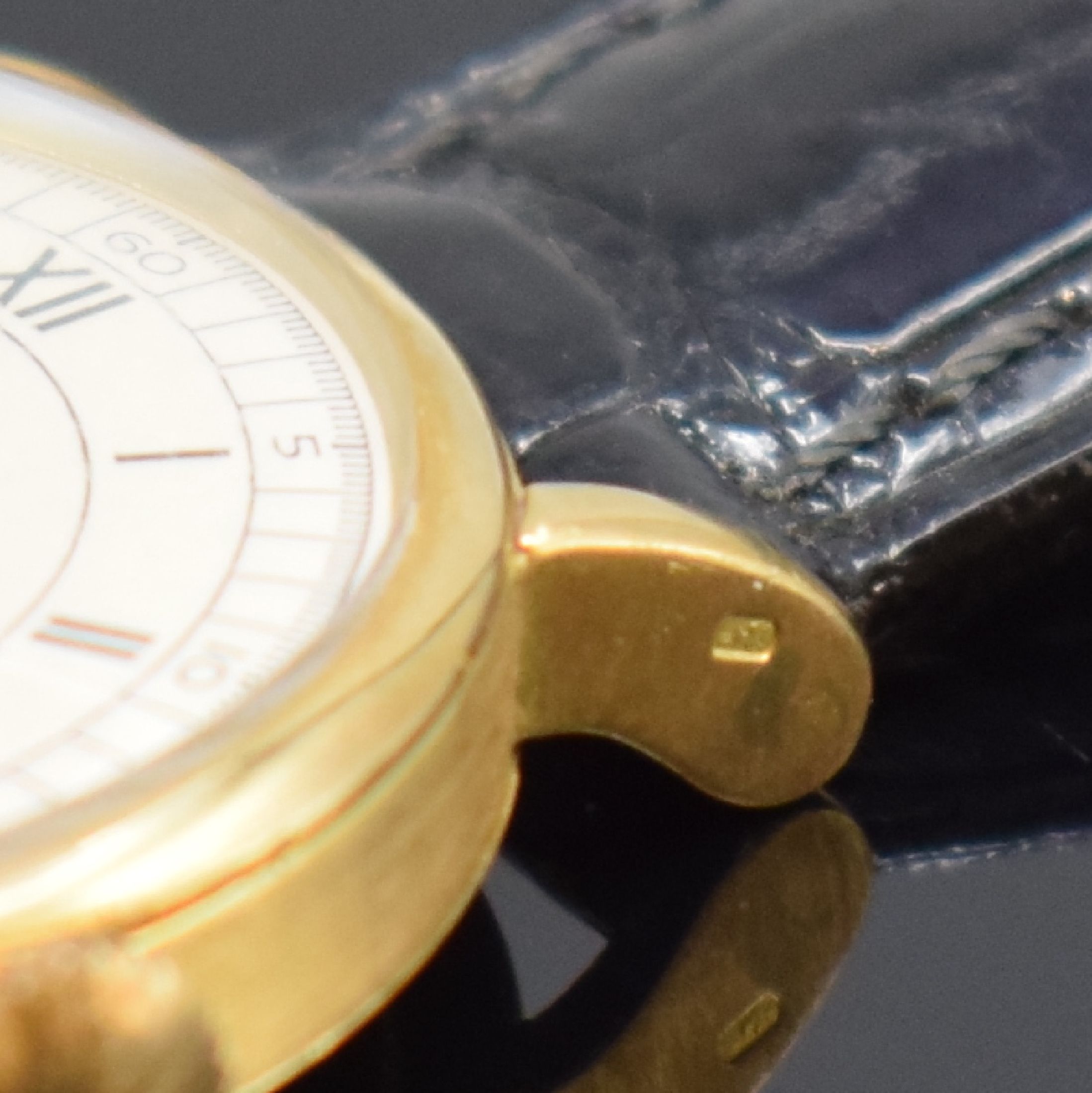 Detail c: OMEGA Chronometer seltene Herrenarmbanduhr mit Kaliber 30T2 Rg in GG 750/000, Schweiz um 1947, Handaufzug, 3-teil. Geh., Boden u. Glasrand aufgedr., ...