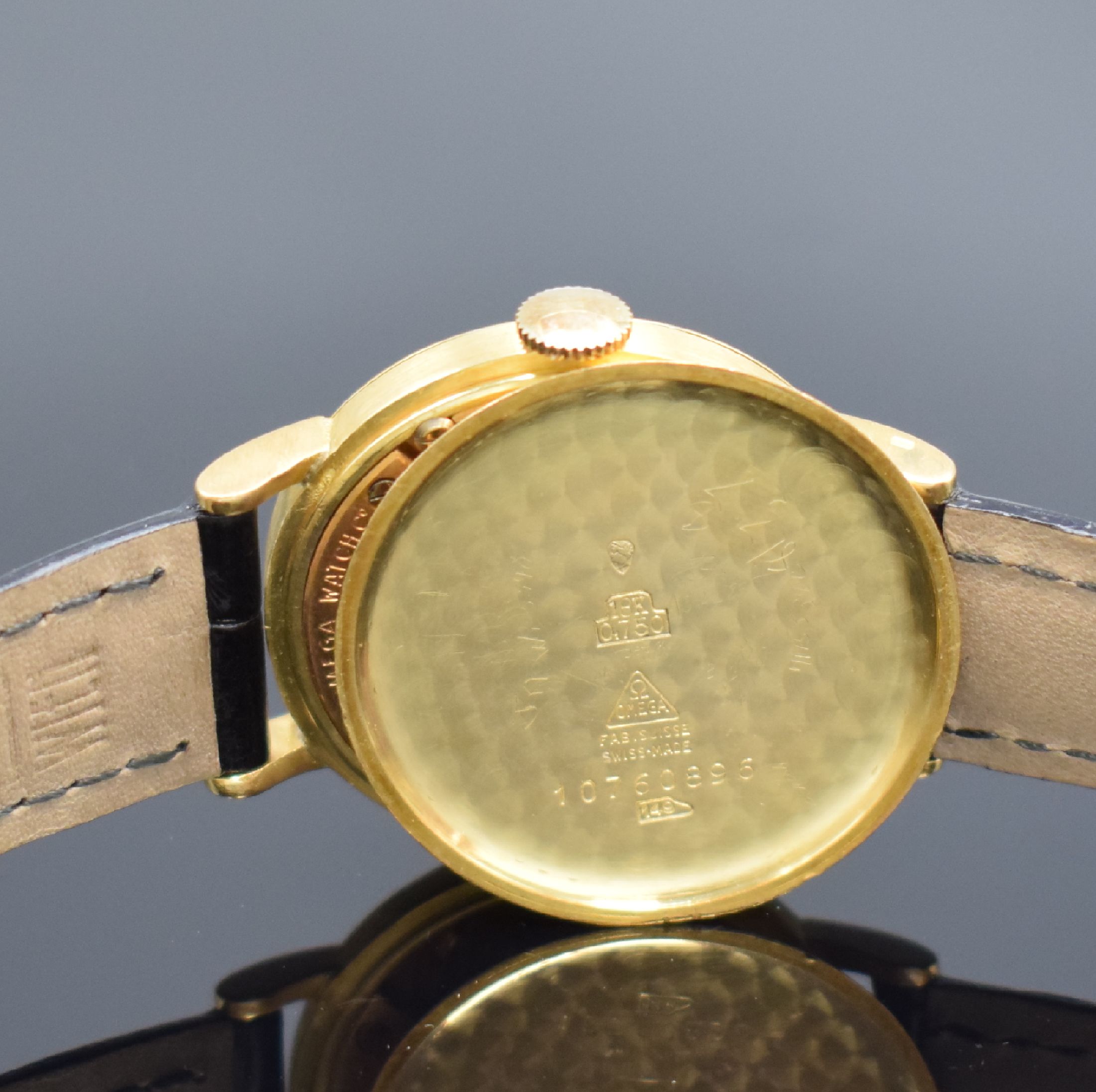 Detail f: OMEGA Chronometer seltene Herrenarmbanduhr mit Kaliber 30T2 Rg in GG 750/000, Schweiz um 1947, Handaufzug, 3-teil. Geh., Boden u. Glasrand aufgedr., ...