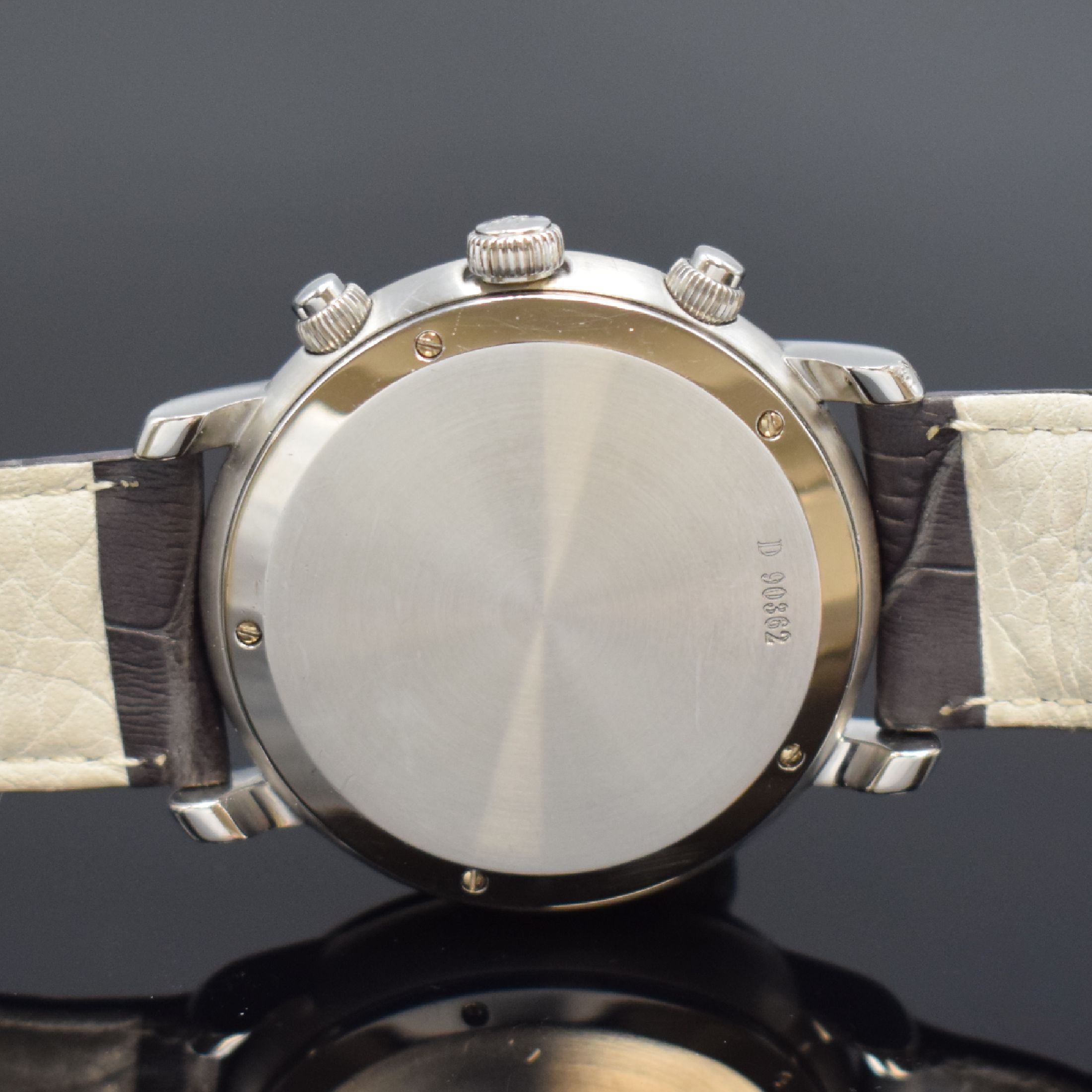 Detail d: AUDEMARS PIGUET Jules Audemars Herrenchronograph in Stahl, Schweiz um 2000, Automatik, Geh. teils matt., Boden 5- fach verschr., silb. Zifferbl. m. ...