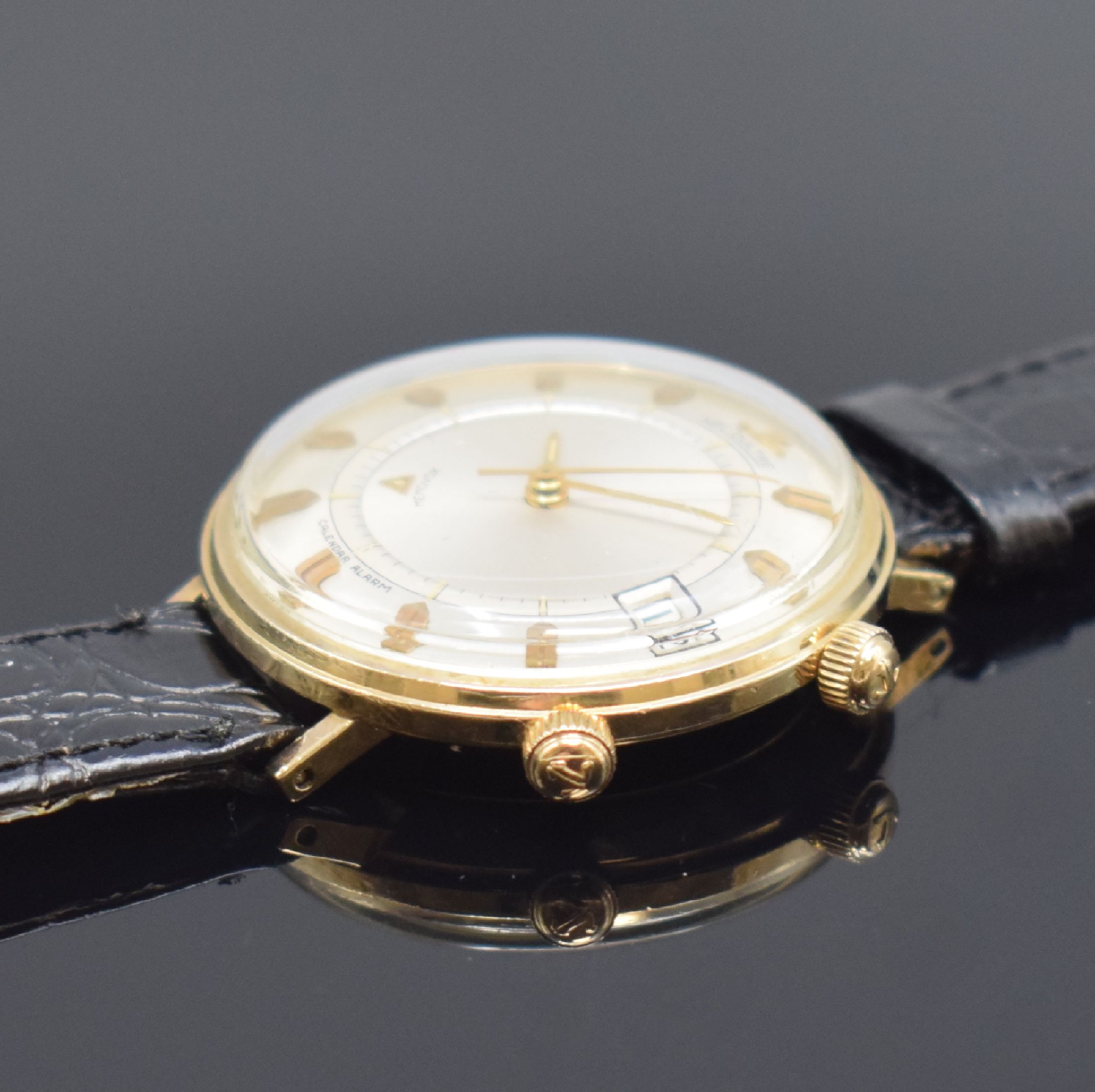 Detail b: LeCoultre Memovox Herrenarmbanduhr mit Wecker, Schweiz f. US-Markt um 1955, Handaufzug, 10K gold filled Monocoque-Geh., silb. Zifferbl. m. aufges. ...