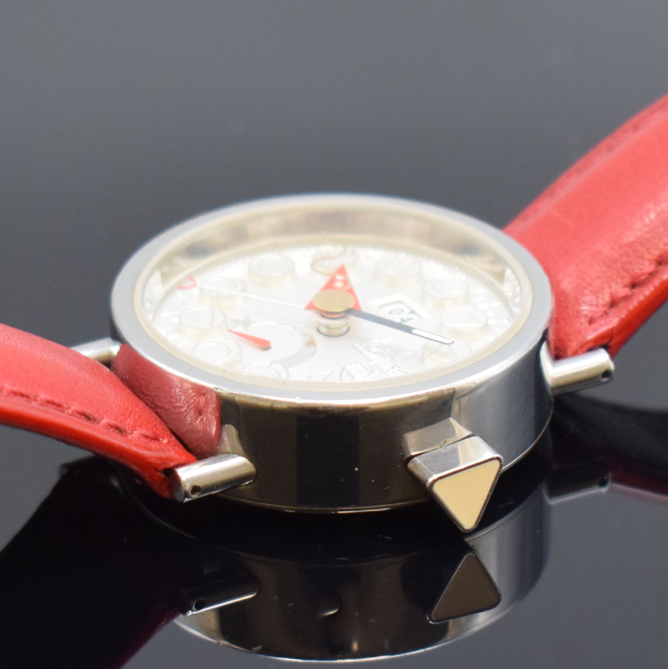 Detail b: ALAIN SILBERSTEIN Hebdo auf 500 Stück limitierte Herrenarmbanduhr mit Kalenderwoche in Stahl, Schweiz um 1996, Automatik, beids. vergl. u. verschr. ...