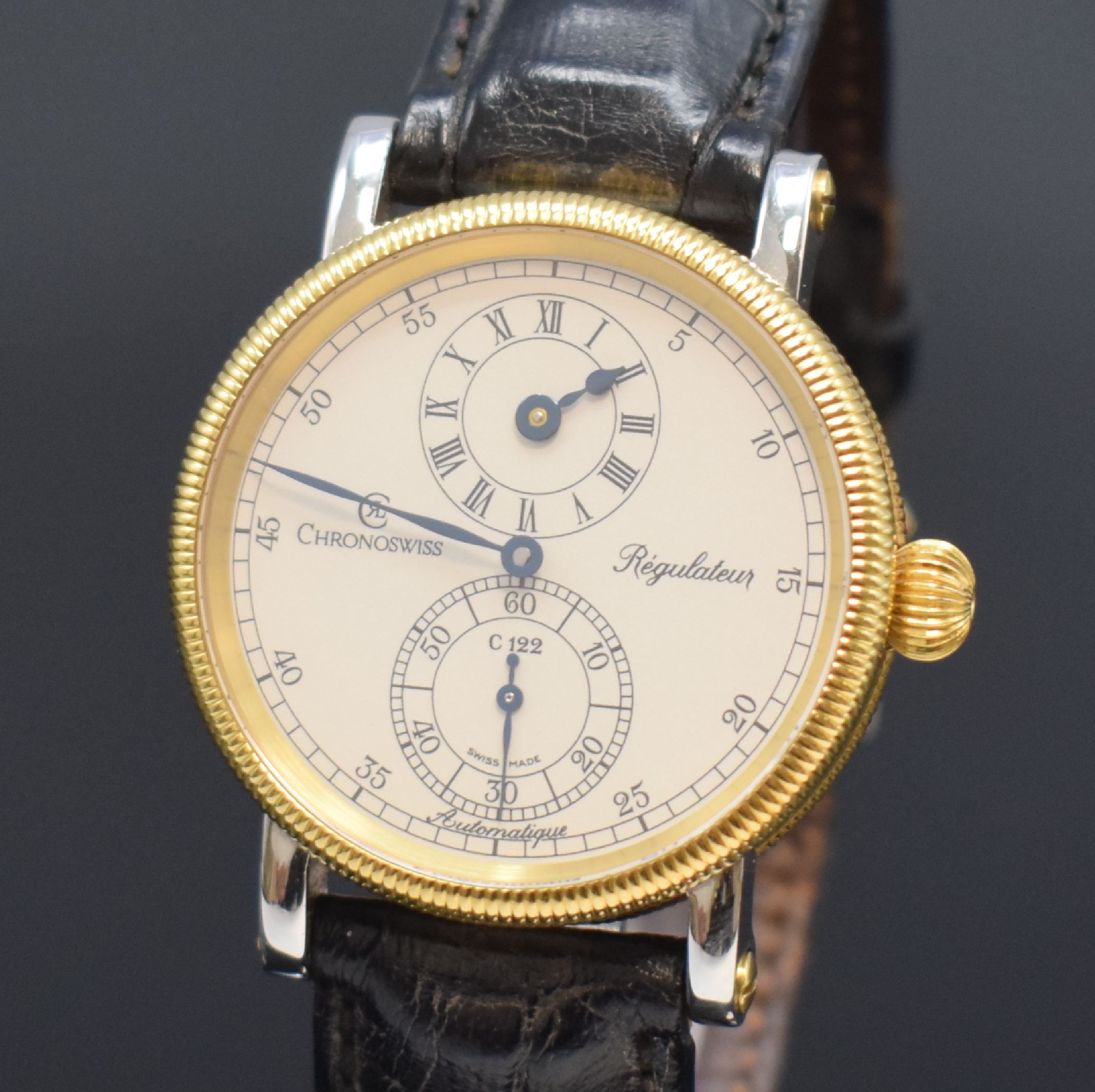 Detail a: CHRONOSWISS Regulateur Medium-Armbanduhr in Stahl und Gold Referenz CH 1222M, Schweiz um 2000, Automatik, beids. vergl. Geh., Boden verschr., ...