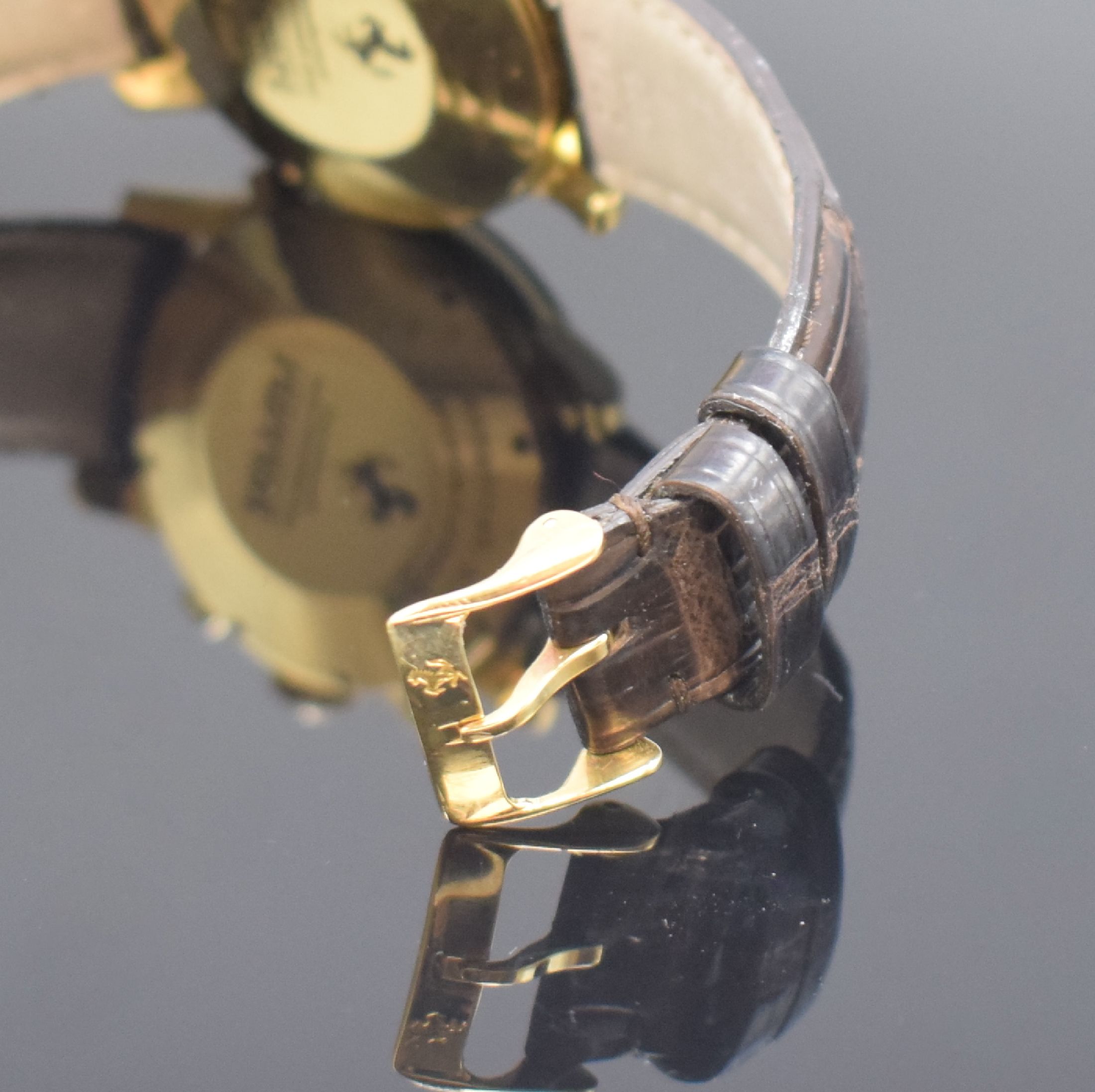 Detail b: GIRARD PERREGAUX / FERRARI limitierter Herrenchronograph mit Rattrapante Referenz 9015, Schweiz um 1990, Automatik, verschr. Geh., Boden m. Ferrari ...