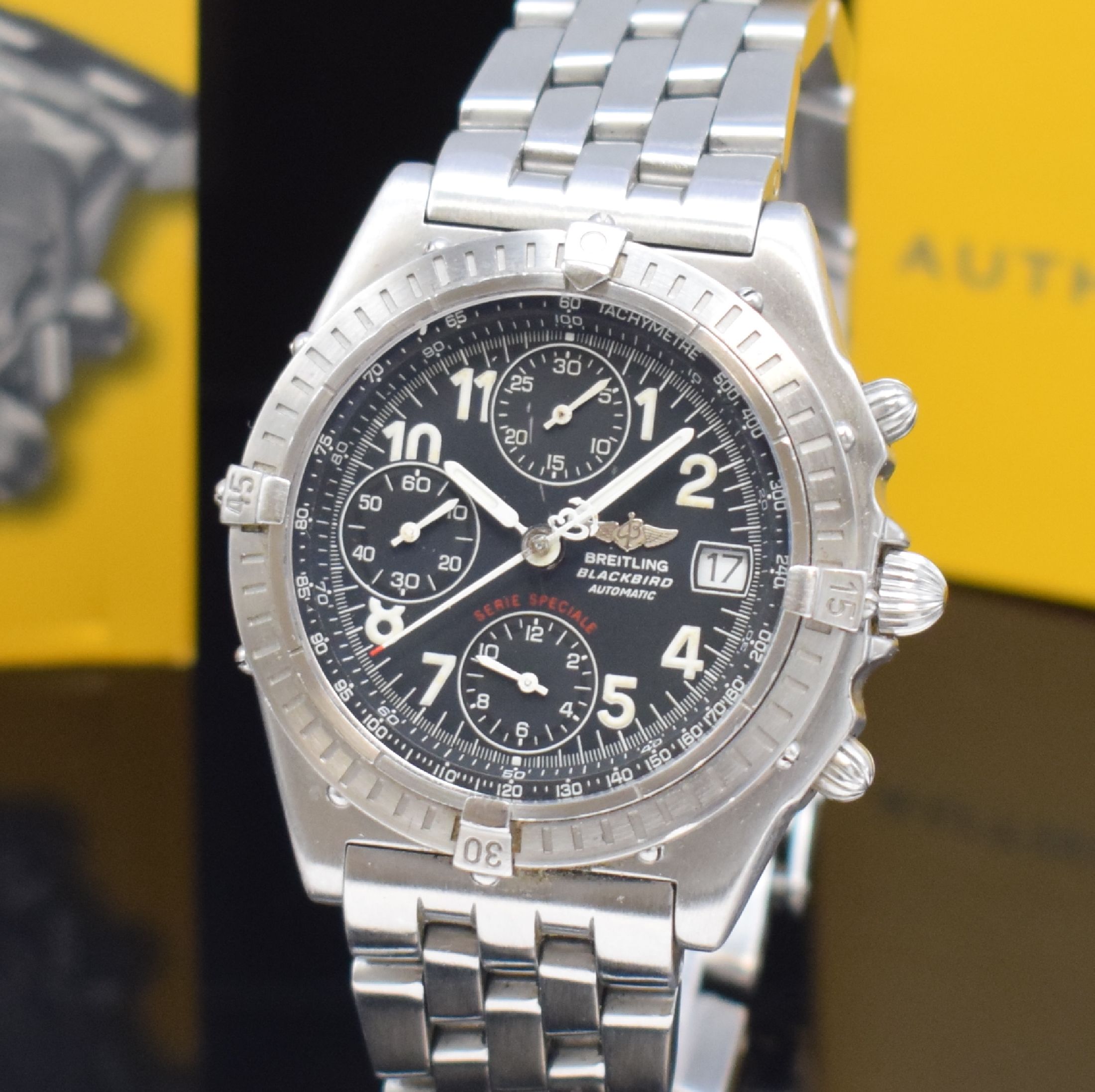 Detail a: BREITLING Chronomat Blackbird Herrenarmbanduhr mit Chronograph in Stahl Referenz A13350, Schweiz um 2000, Automatik, verschr. Gehäuse, Pilotband m. ...