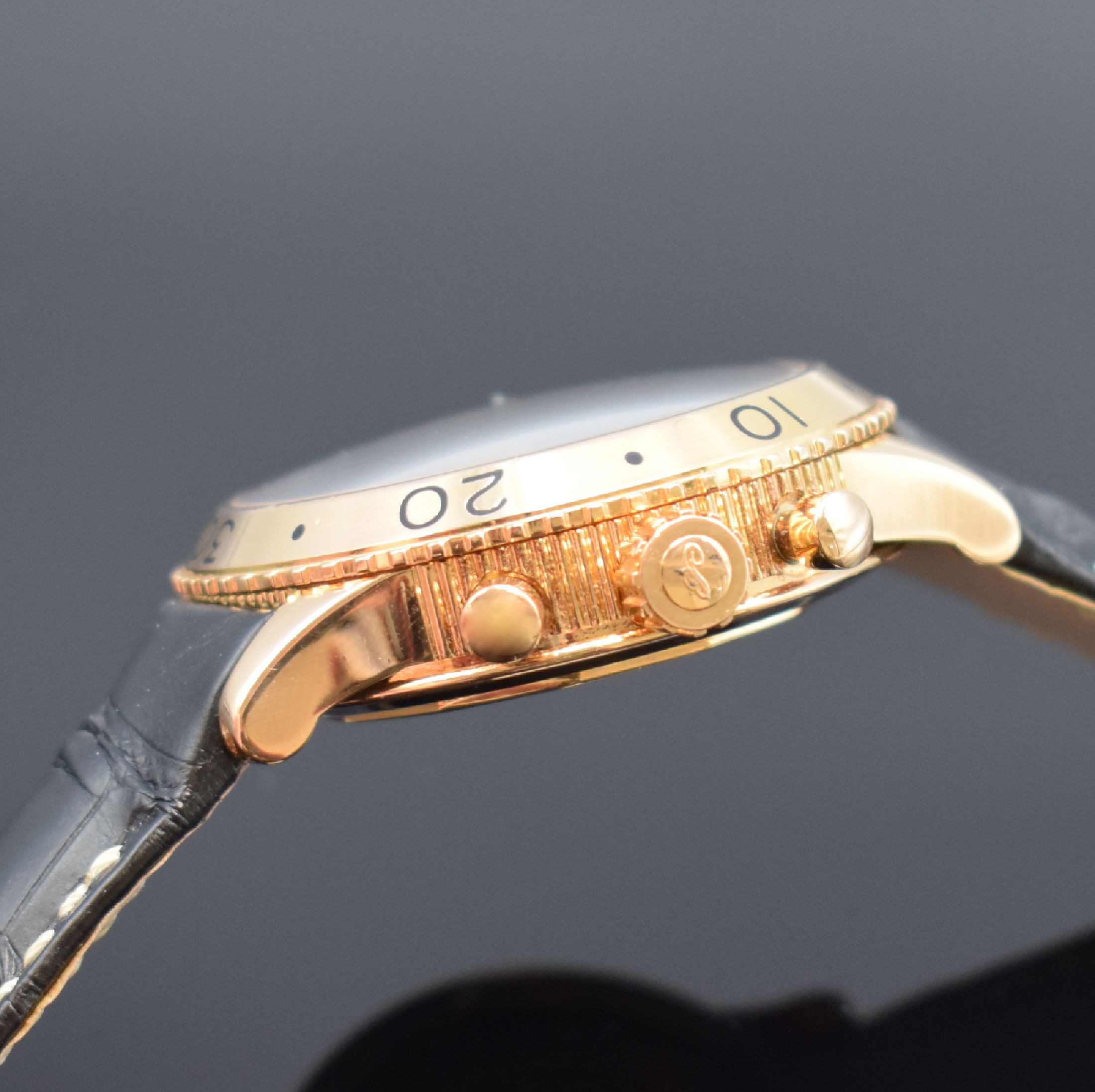 Detail d: BREGUET Type XXI Flyback Chronograph in RG 750/000 Referenz 3810, Schweiz um 2015, Automatik, großes verschr. Geh., beids. drehb. Goldlünette m. ...