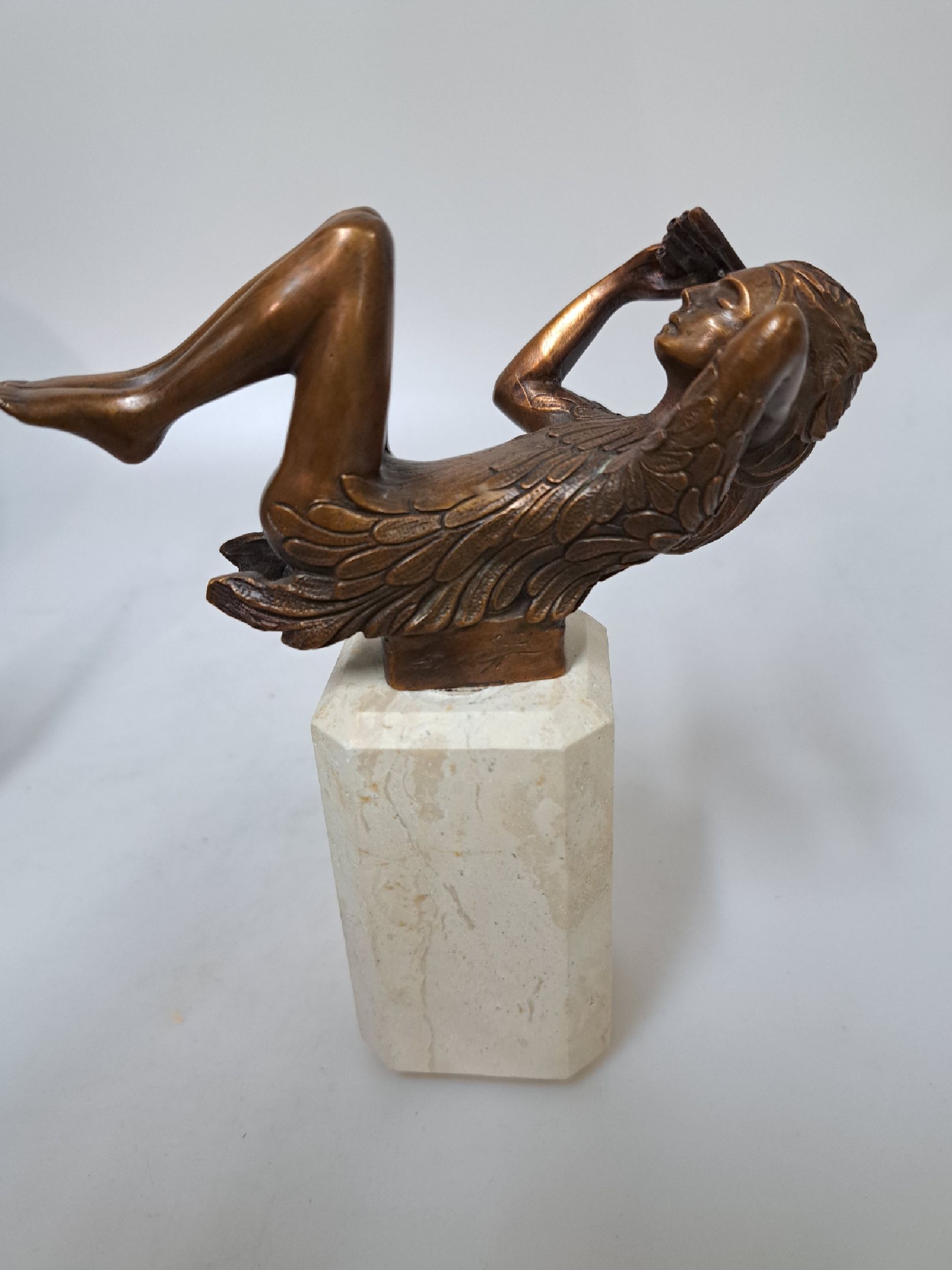 Detail a: Ernst Fuchs, 1930-2015, 2 Bronzefiguren: Papagena und Papageno, beide sign. und num. 39217500, Steinsockel, Gesamth. ca. 15.5cm