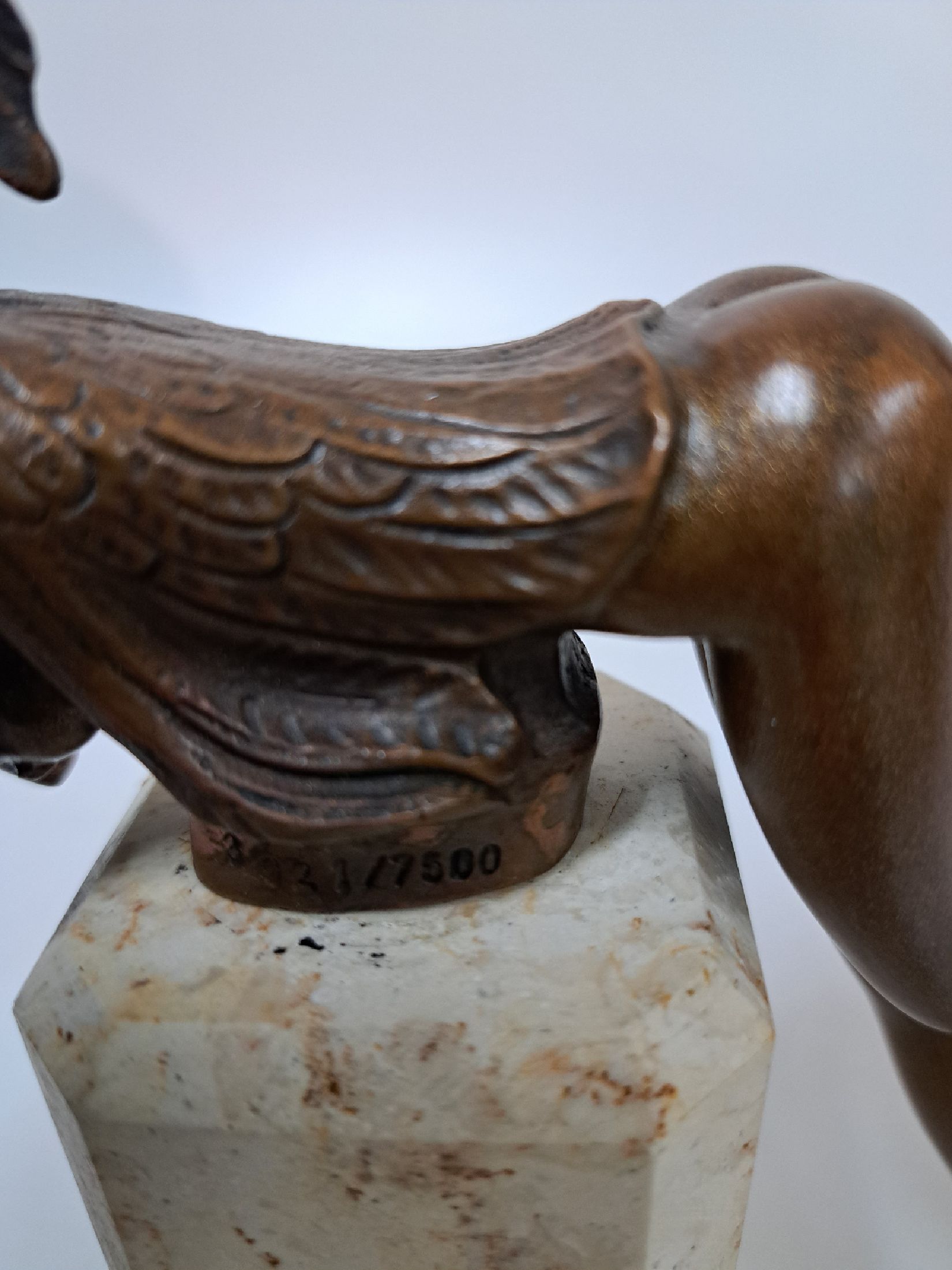 Detail e: Ernst Fuchs, 1930-2015, 2 Bronzefiguren: Papagena und Papageno, beide sign. und num. 39217500, Steinsockel, Gesamth. ca. 15.5cm