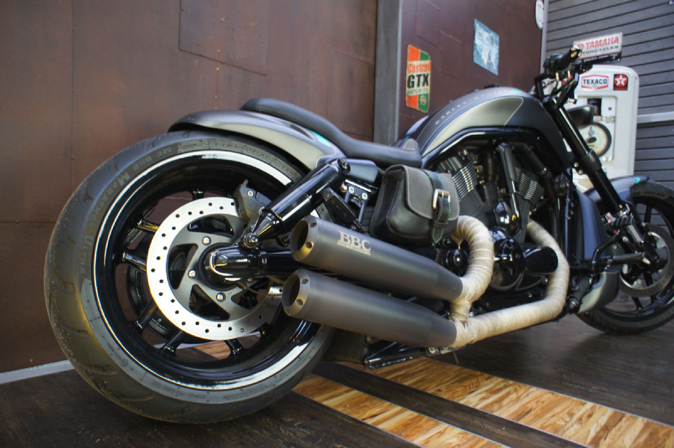 Detail b: Harley-Davidson V-Rod / Night Rod Custombike, Fahrgestellnummer: 5HD1HHHC7FC804935, EZ 06/2015, 2. Hand, Laufleistung ca. 13.000 km abgelesen, HU ...
