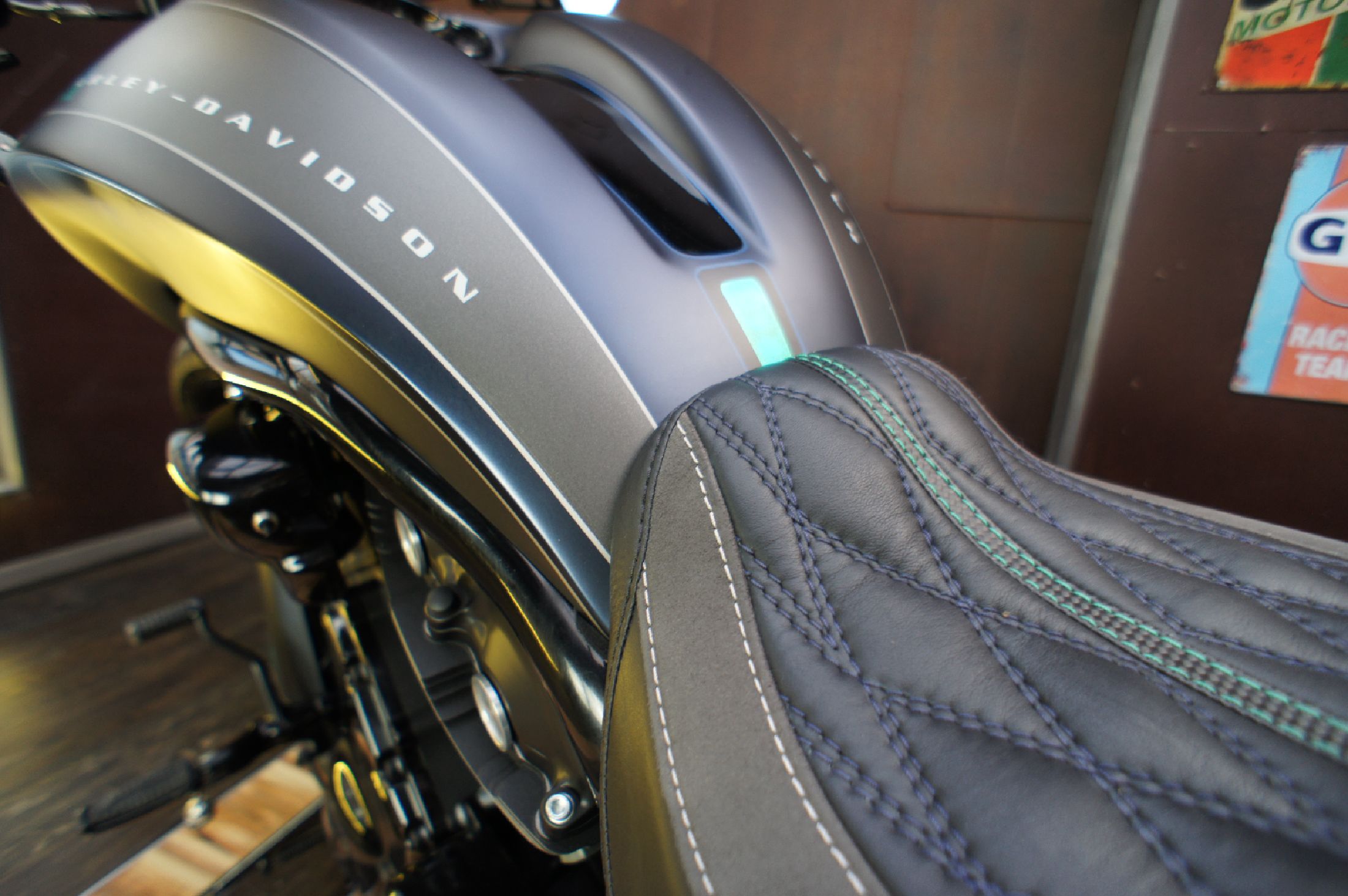 Detail c: Harley-Davidson V-Rod / Night Rod Custombike, Fahrgestellnummer: 5HD1HHHC7FC804935, EZ 06/2015, 2. Hand, Laufleistung ca. 13.000 km abgelesen, HU ...