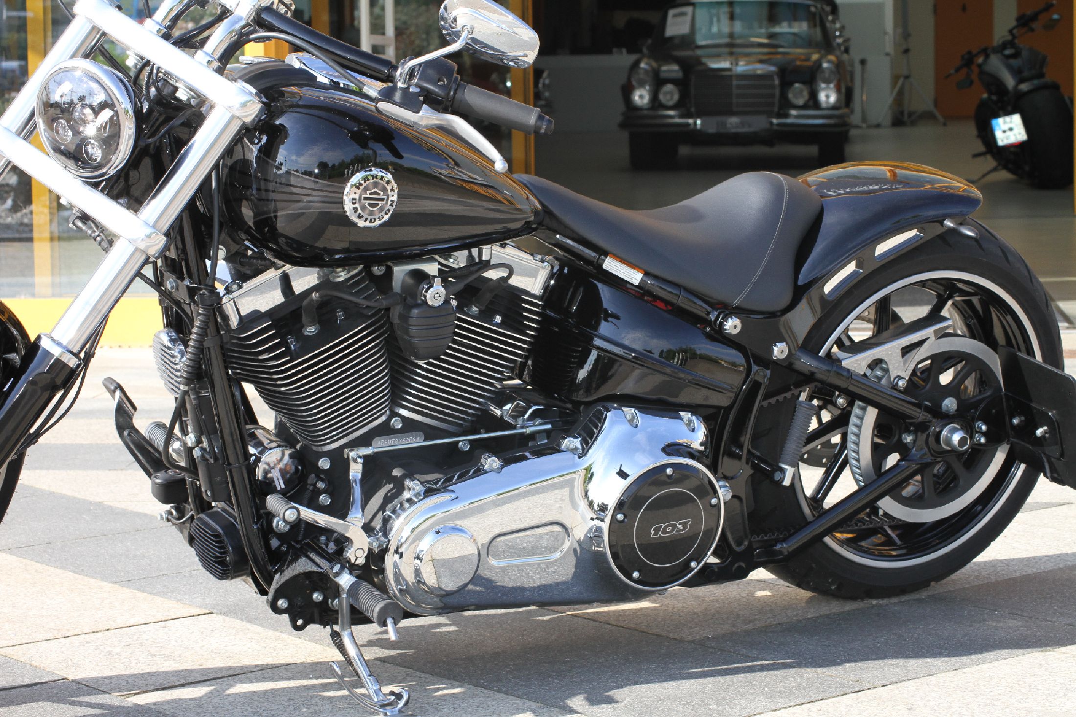 Detail d: Harley-Davidson Softail Breakout FXSB 103, Fahrgestellnummer: HD1BFVC1FB026289, EZ 05/2015, 2. Hand, Laufleistung ca. 4.770 km abgelesen, HU inkl. ...