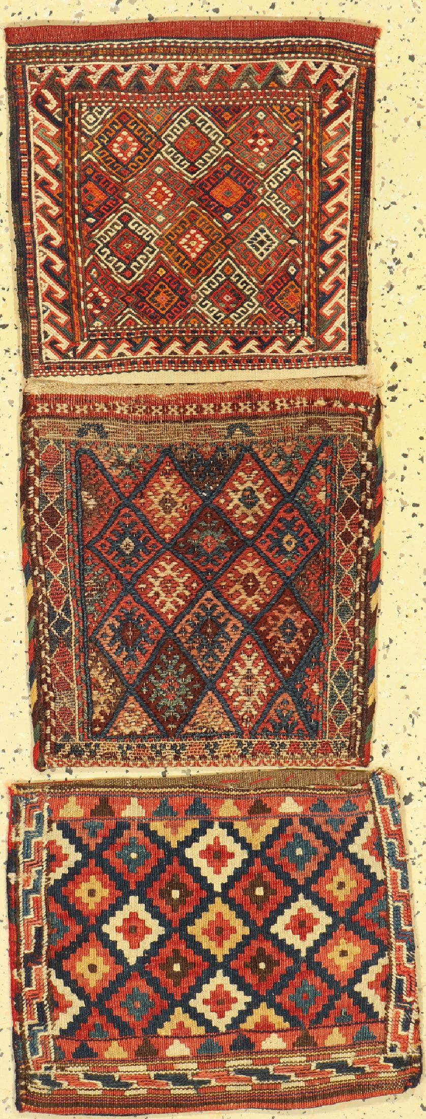 3 Taschen antik, Persien, um 1910/1920, Wolle auf Wolle, ca. 45 x 40 cm, EHZ: 2
